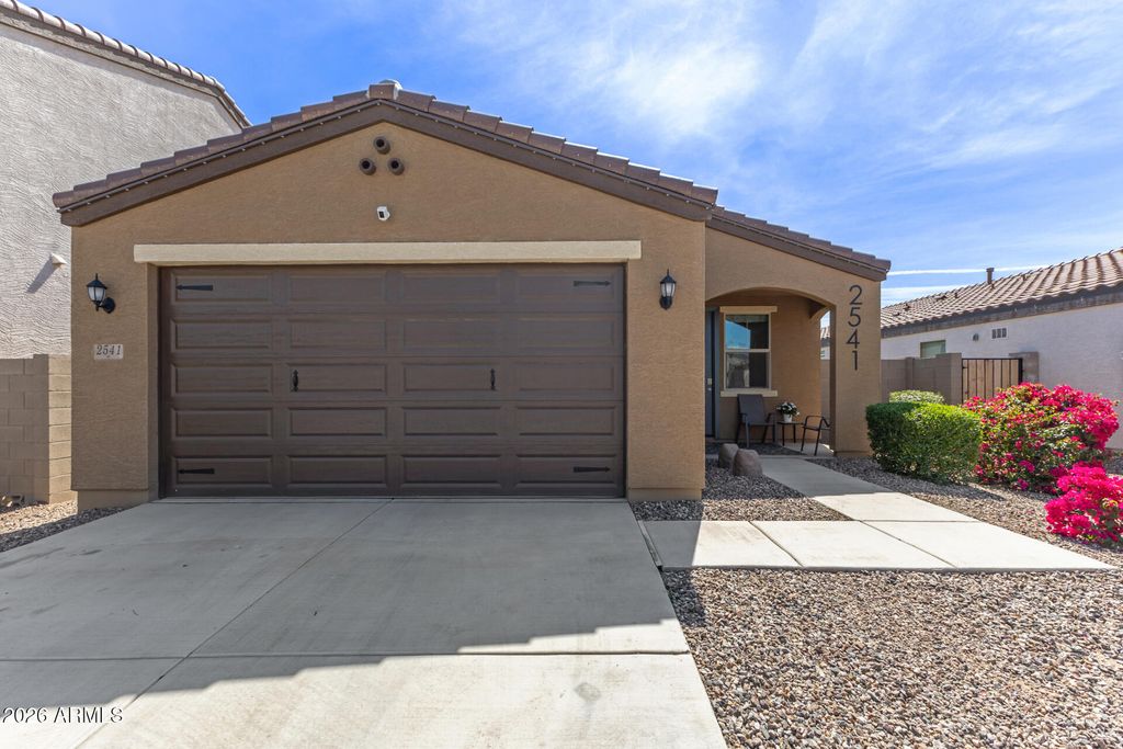 Photo of 2541 W Bowker Street, Phoenix, AZ 85041 (MLS # 6999623)
