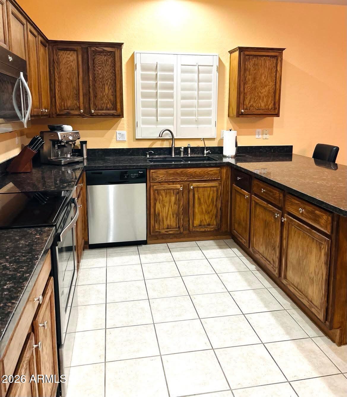 1750 W UNION HILLS Drive 91