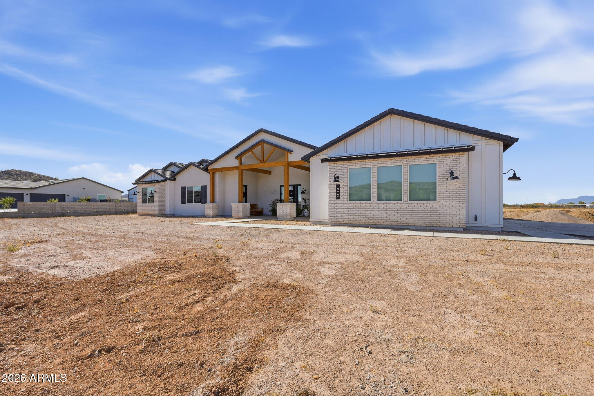 922 W JOYOUS Lane