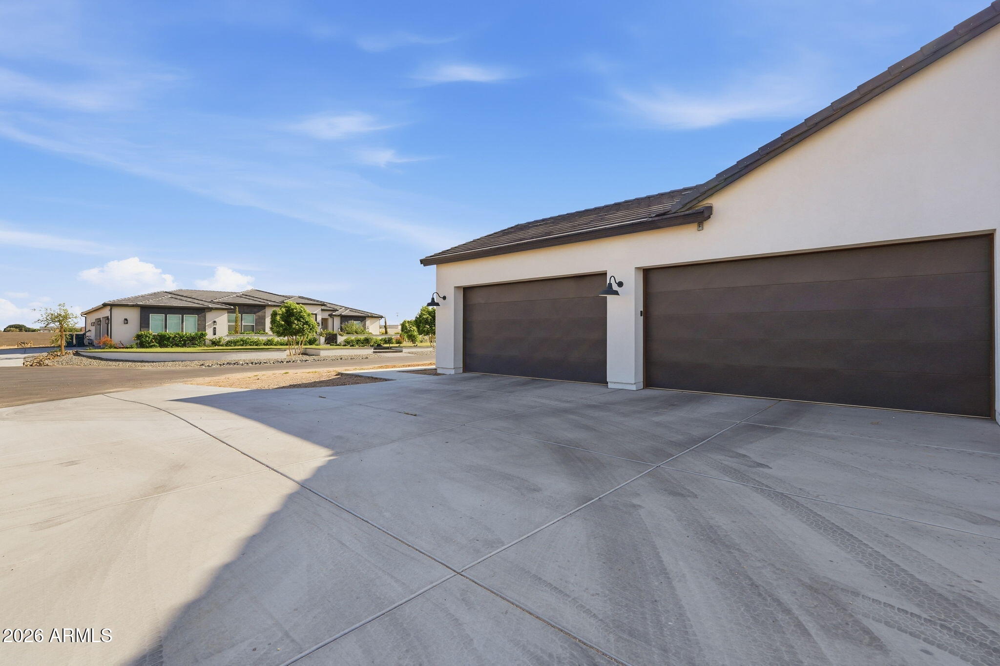 922 W JOYOUS Lane