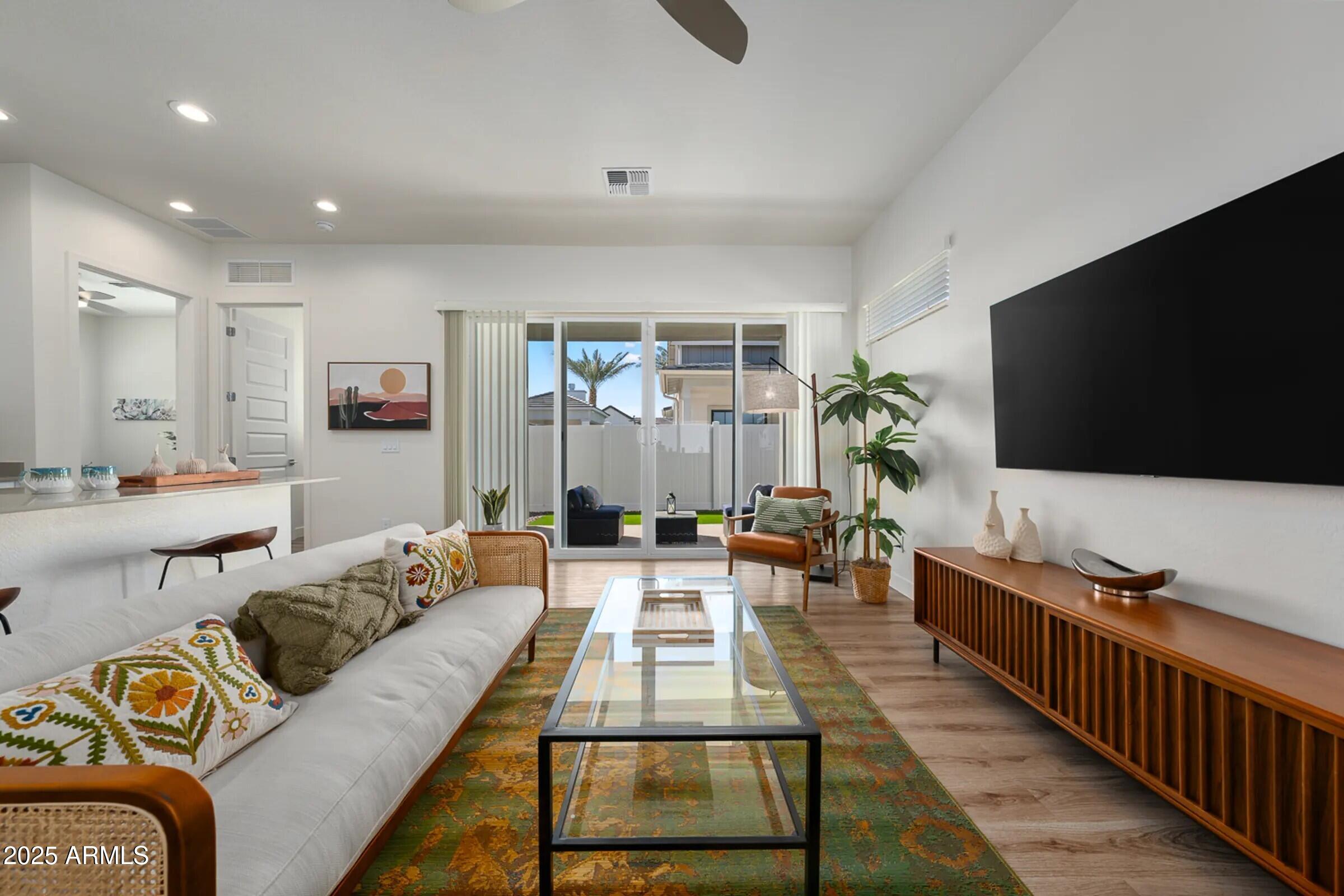 15601 W CACTUS Road S1009