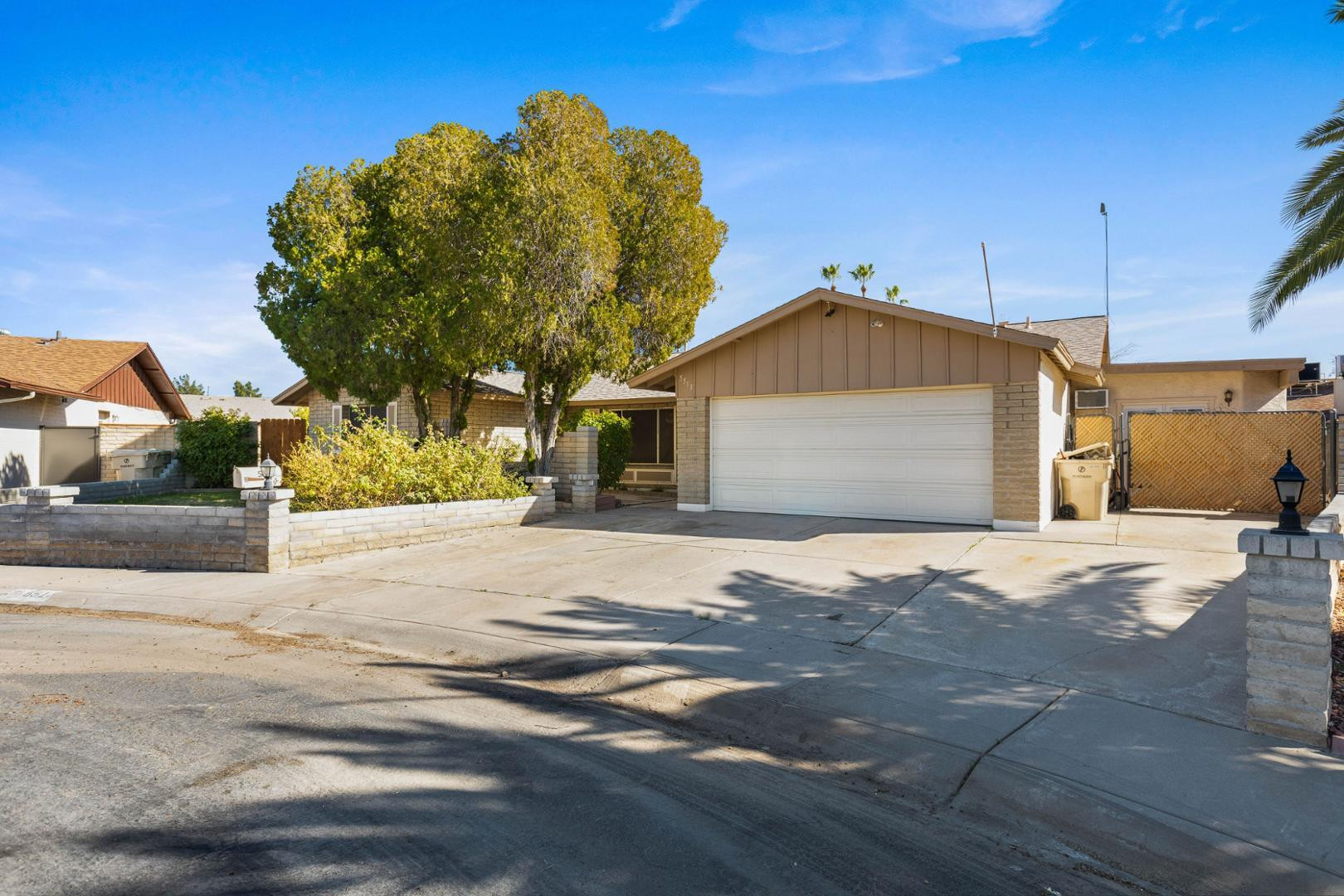 5513 W WALTANN Lane