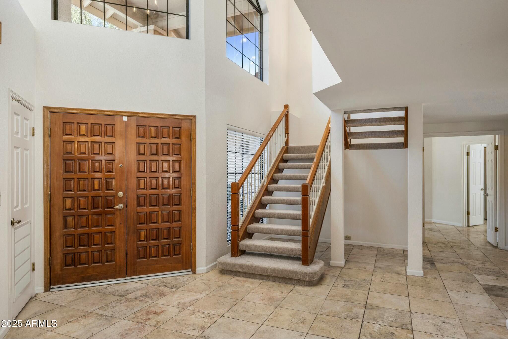 1327 E LE MARCHE Avenue