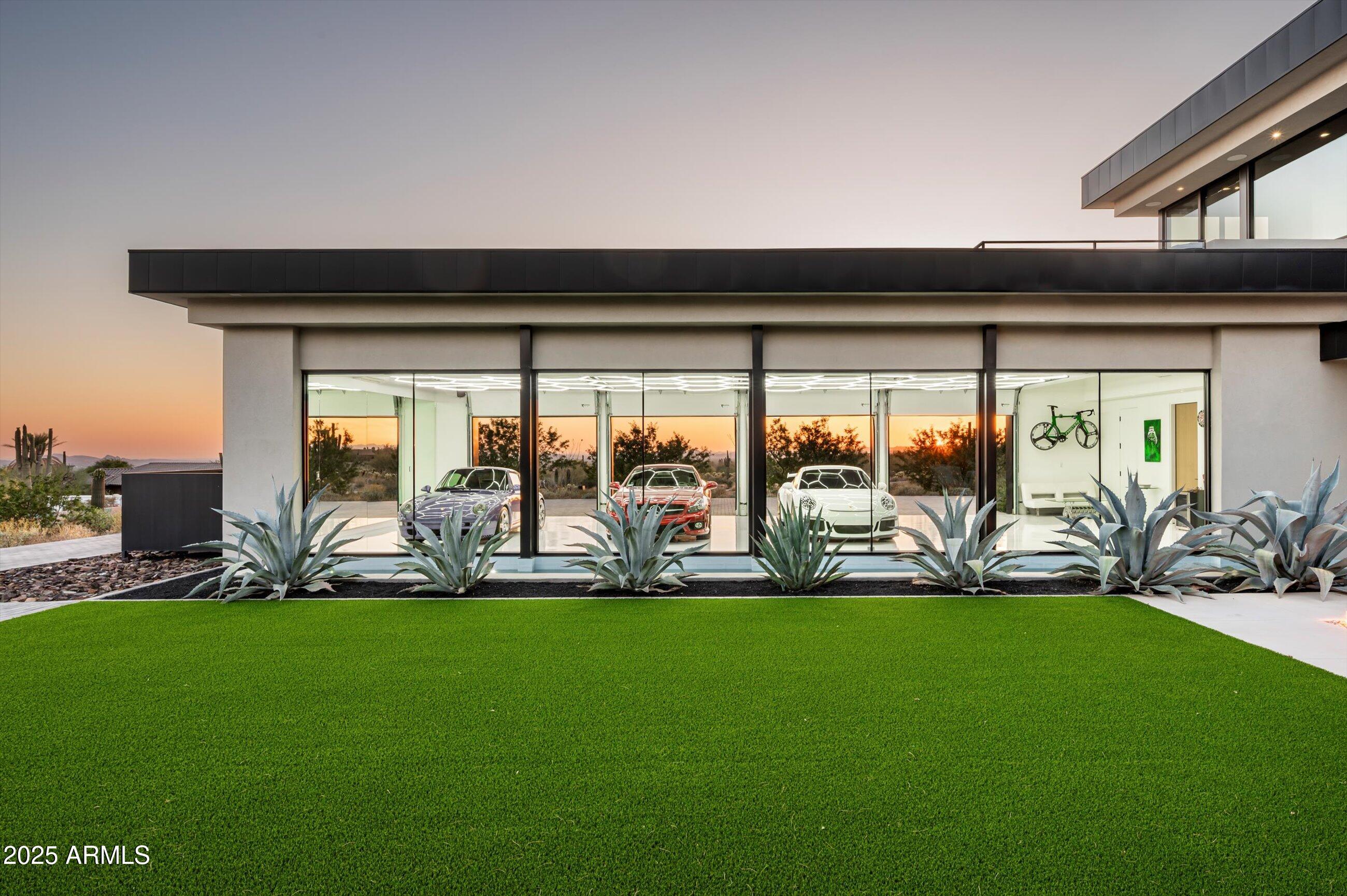 Scottsdale, Arizona 85255, United States, 4 Bedrooms Bedrooms, ,5 BathroomsBathrooms,Residential,Active,202242