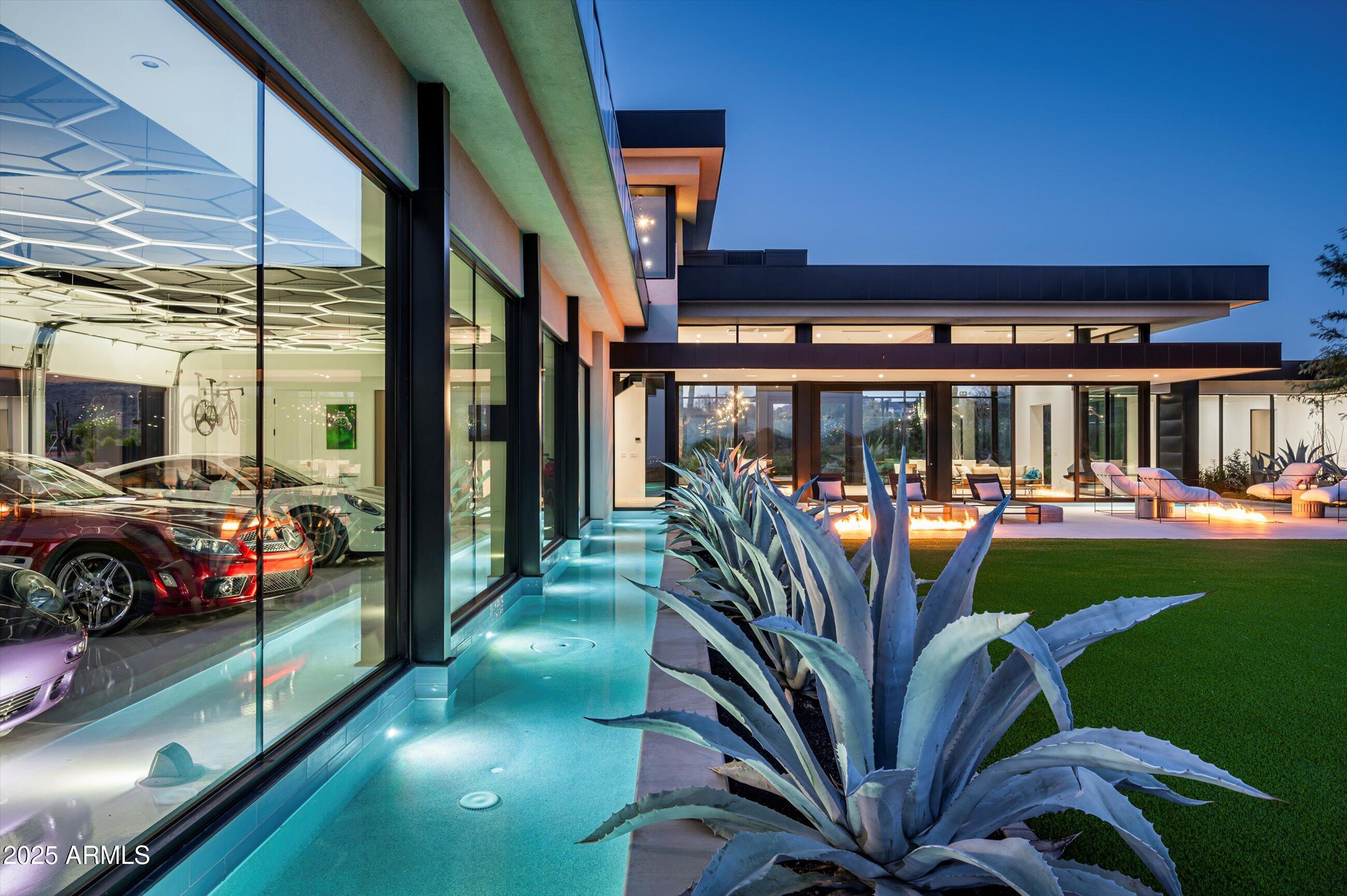 Scottsdale, Arizona 85255, United States, 4 Bedrooms Bedrooms, ,5 BathroomsBathrooms,Residential,Active,202242