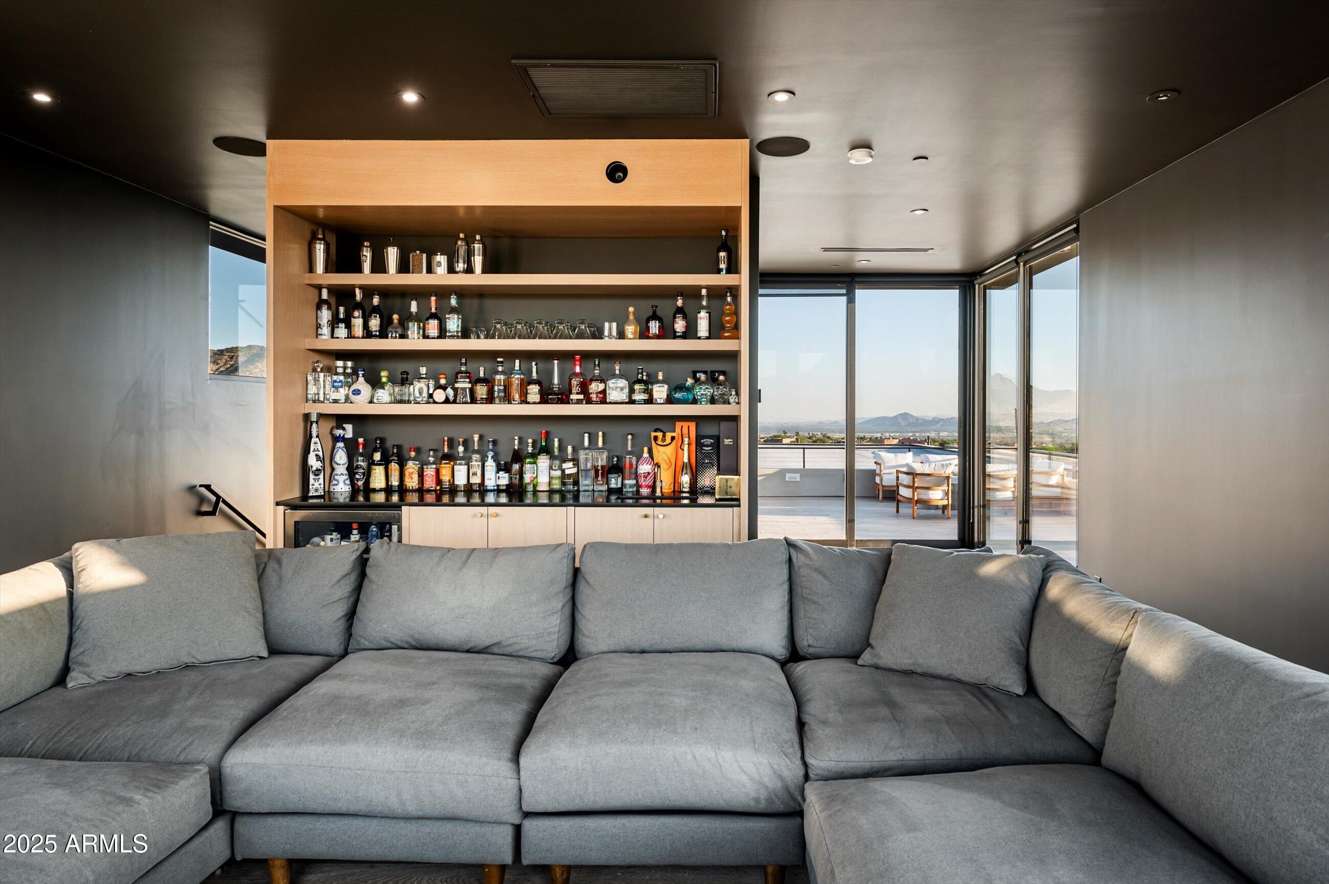 Scottsdale, Arizona 85255, United States, 4 Bedrooms Bedrooms, ,5 BathroomsBathrooms,Residential,Active,202242