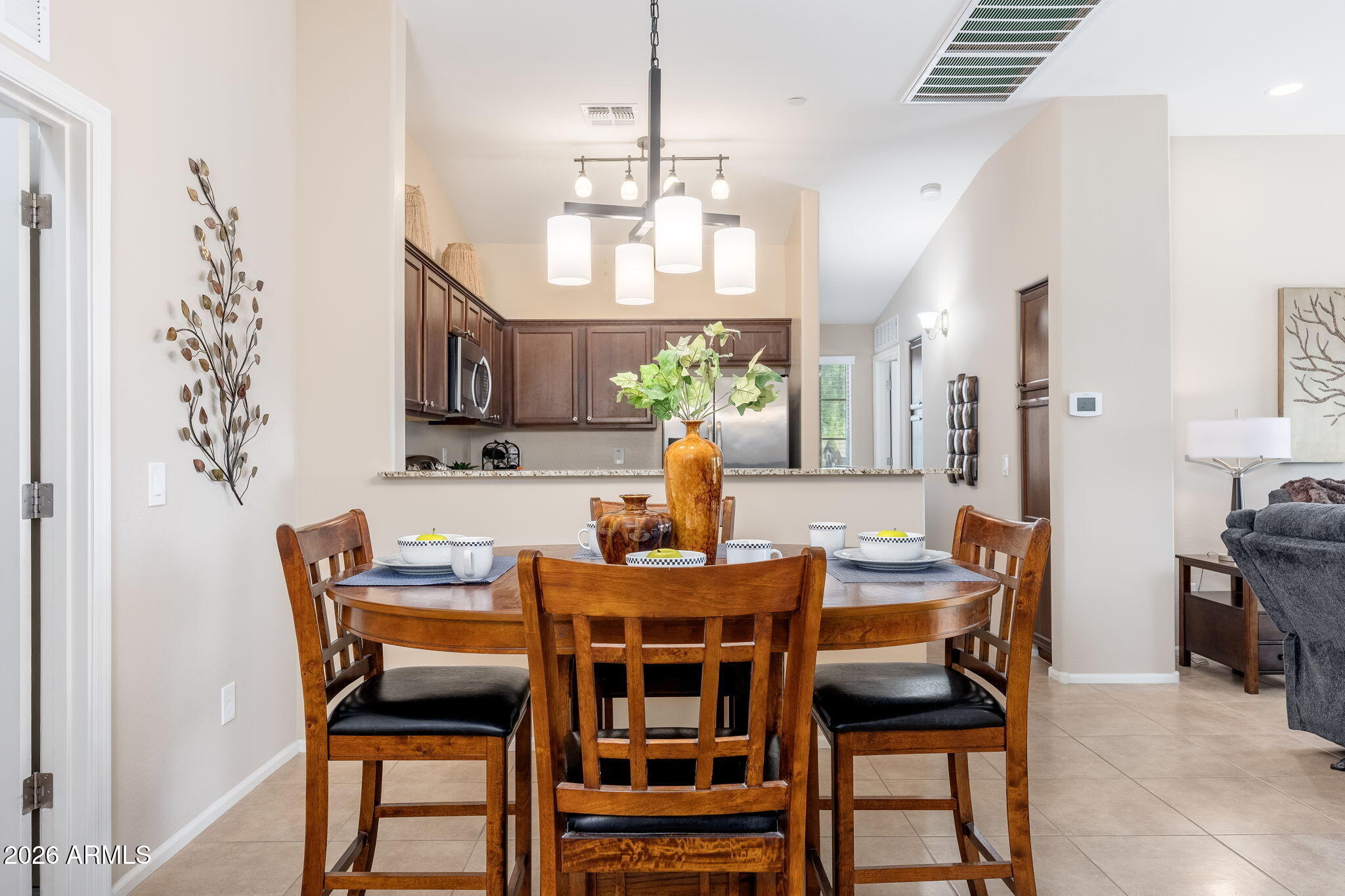 2725 E MINE CREEK Road 2192