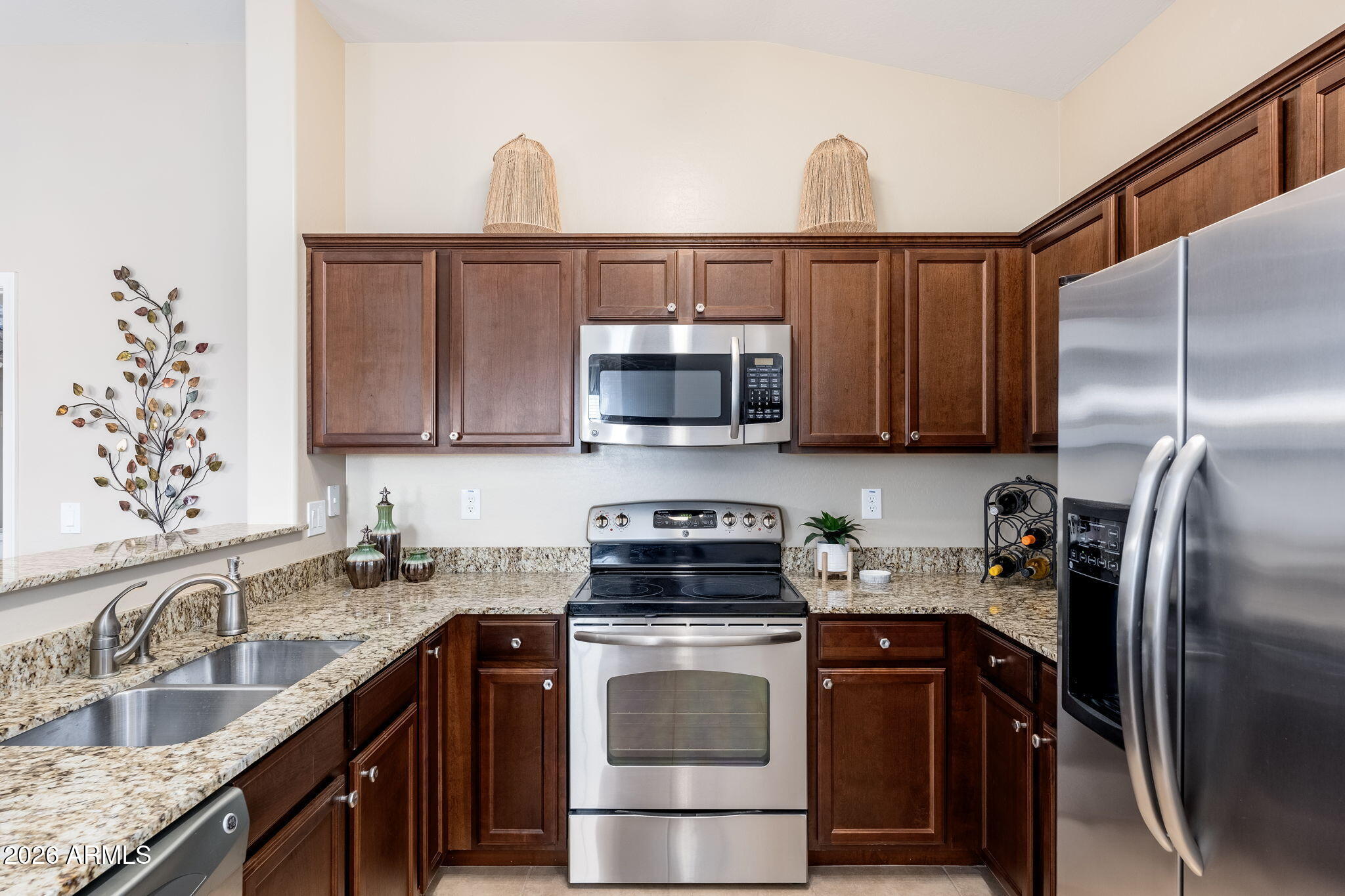 2725 E MINE CREEK Road 2192