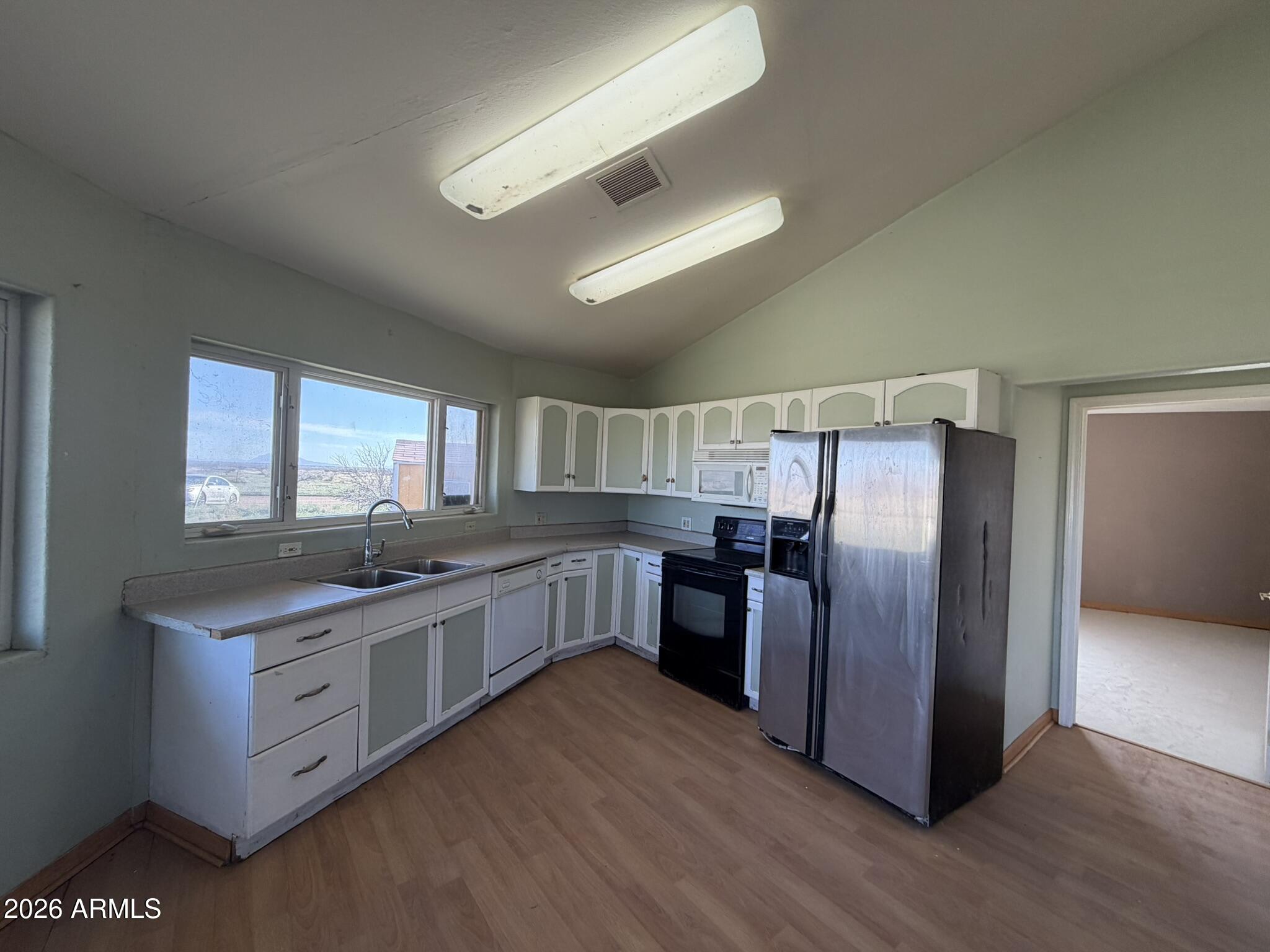 2920 E LOMA ALTA Drive