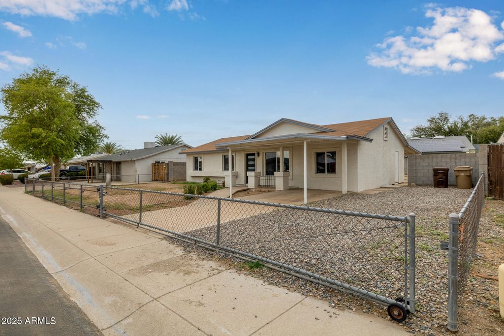 Photo of 8734 W Sahuaro Drive, Peoria, AZ 85345 (MLS # 6926673)