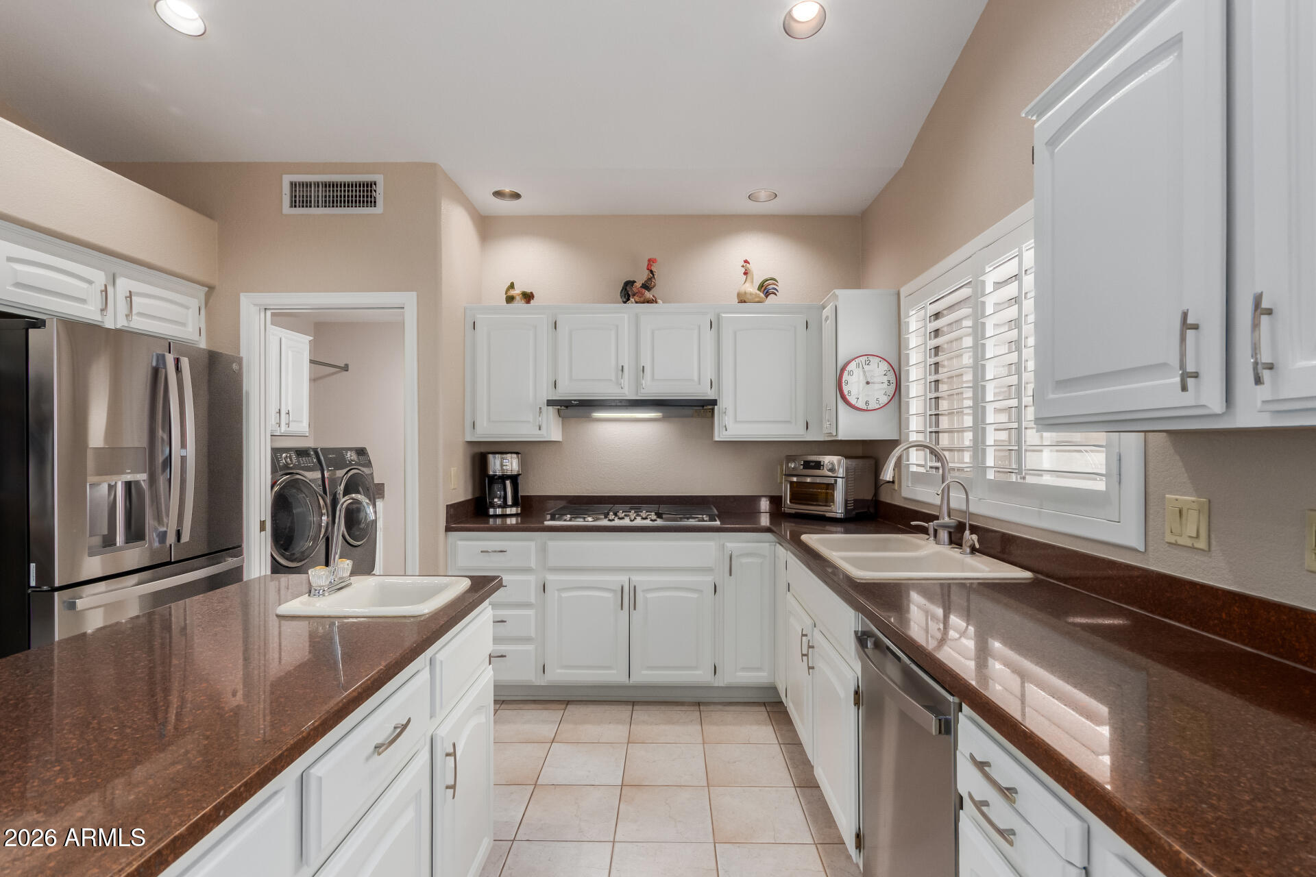 9019 E DIAMOND Drive