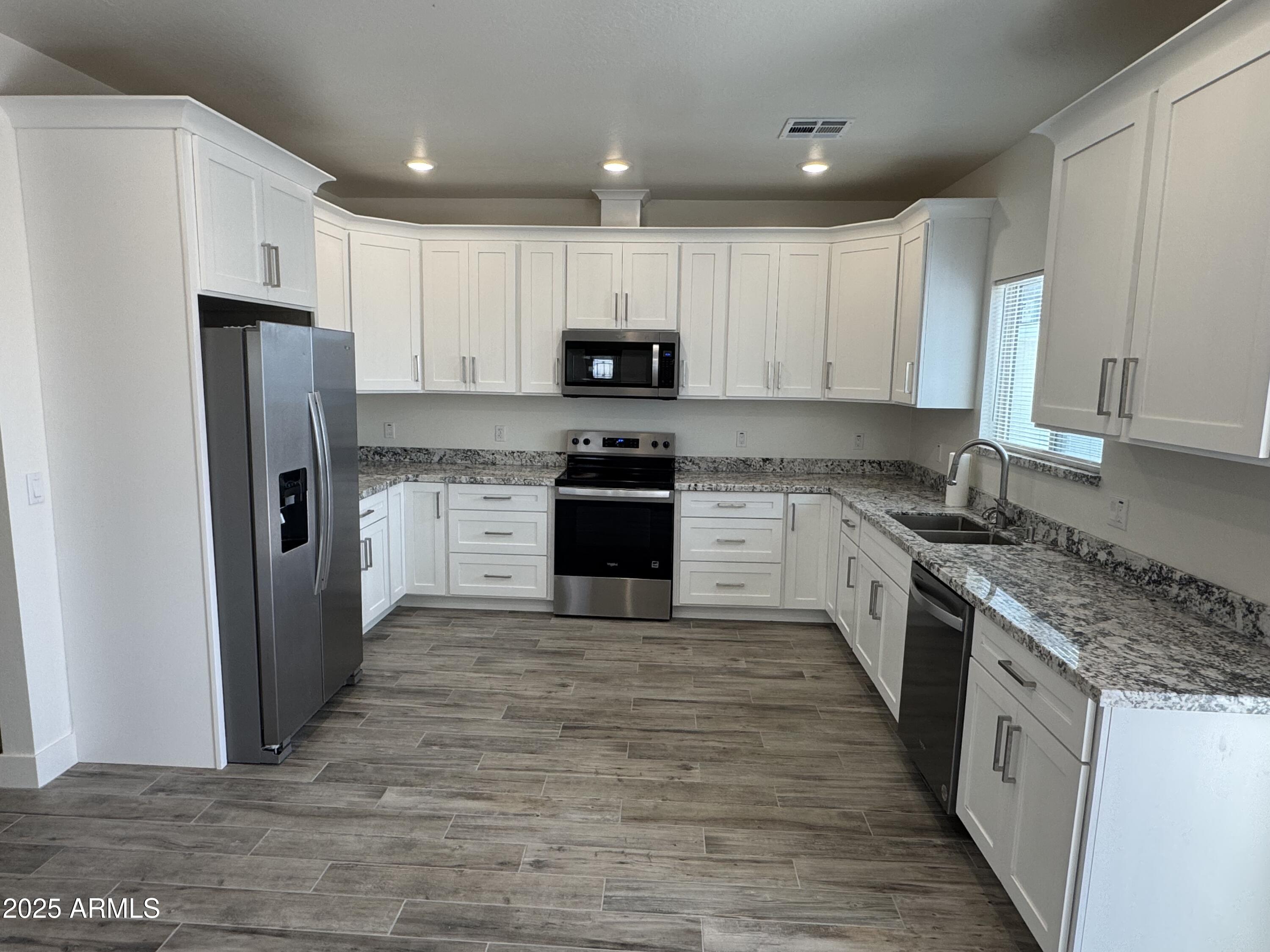 2814 E ROESER Road 1