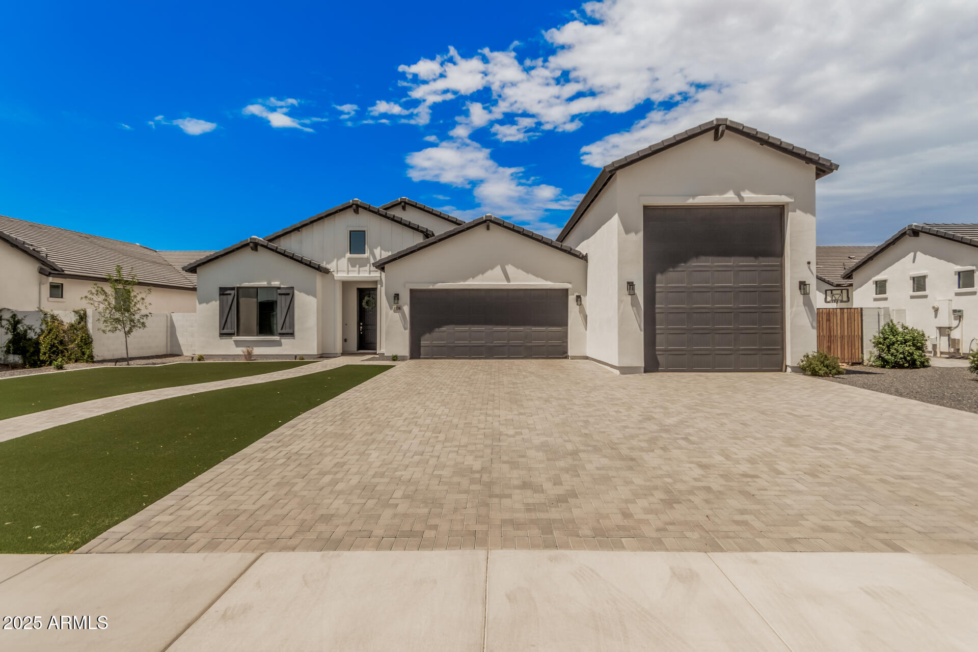 1138 E LA FORTUNA Court