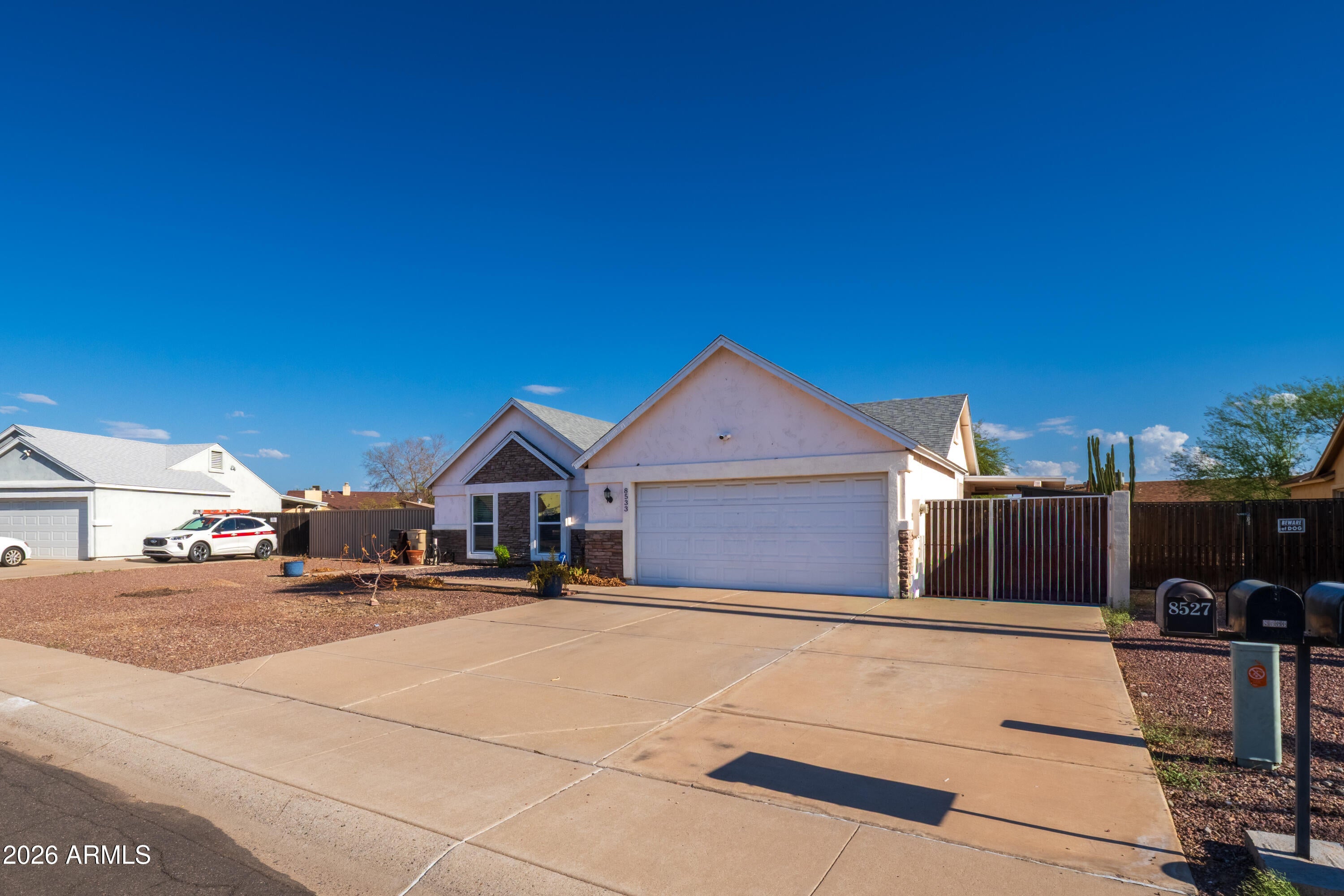8533 W CORRINE Drive