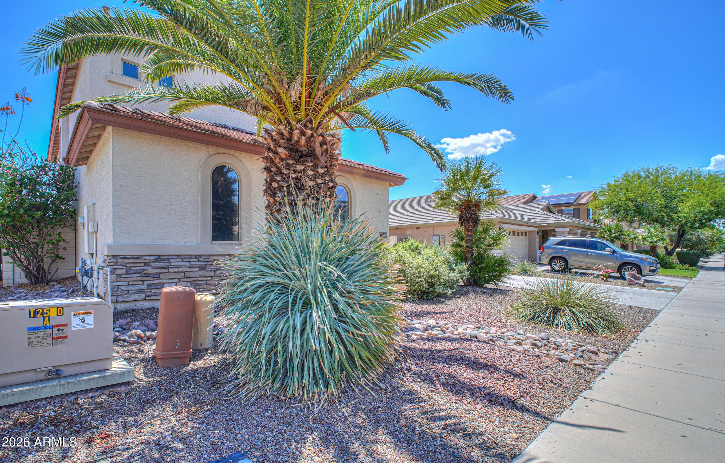 40711 W ROBBINS Drive