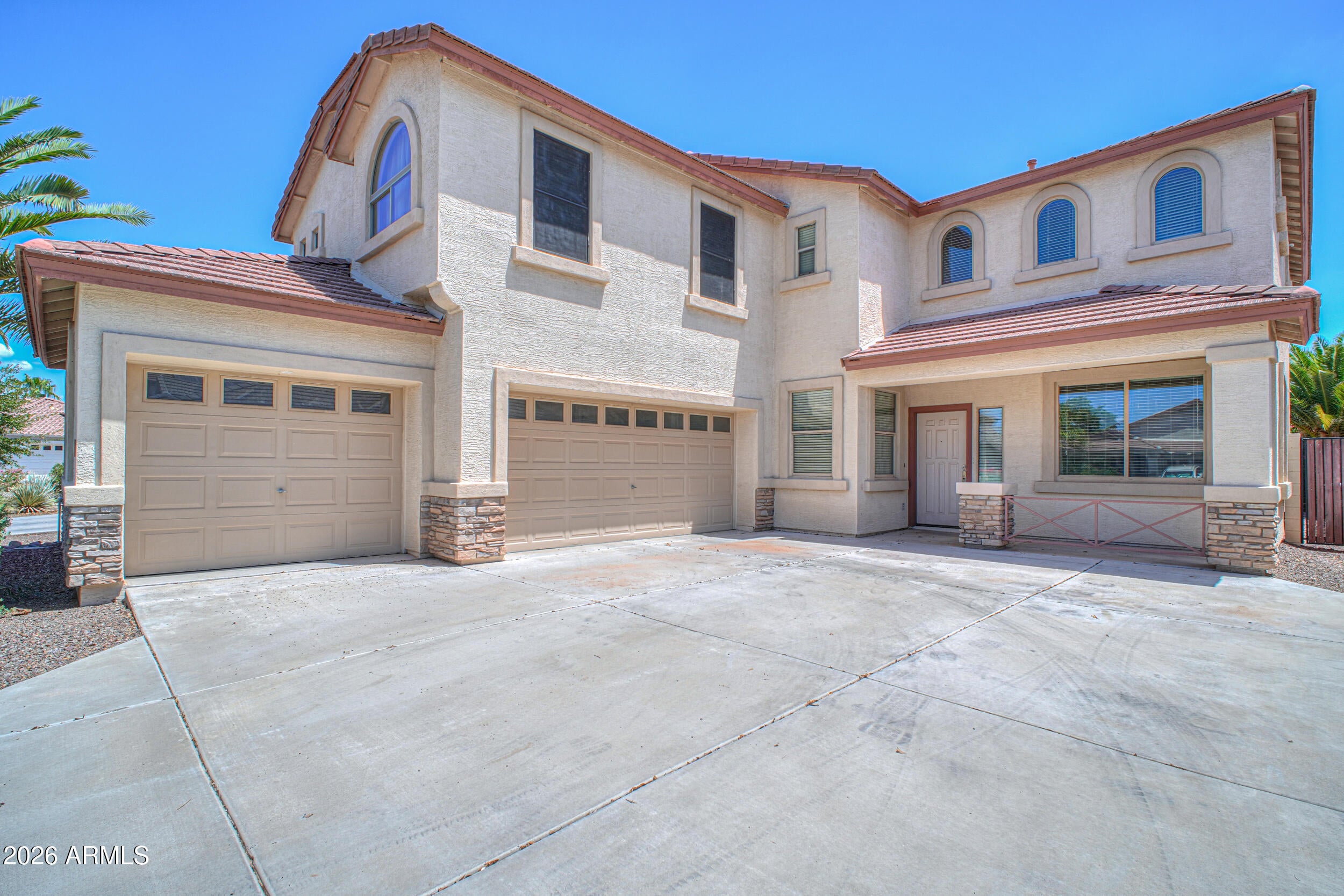 40711 W ROBBINS Drive