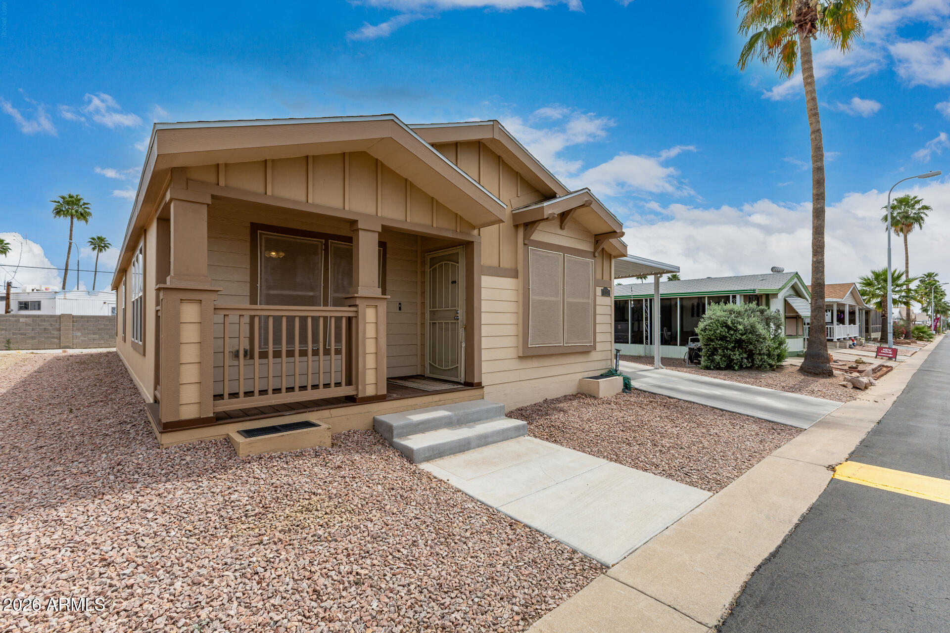 Holiday Palms - Residential