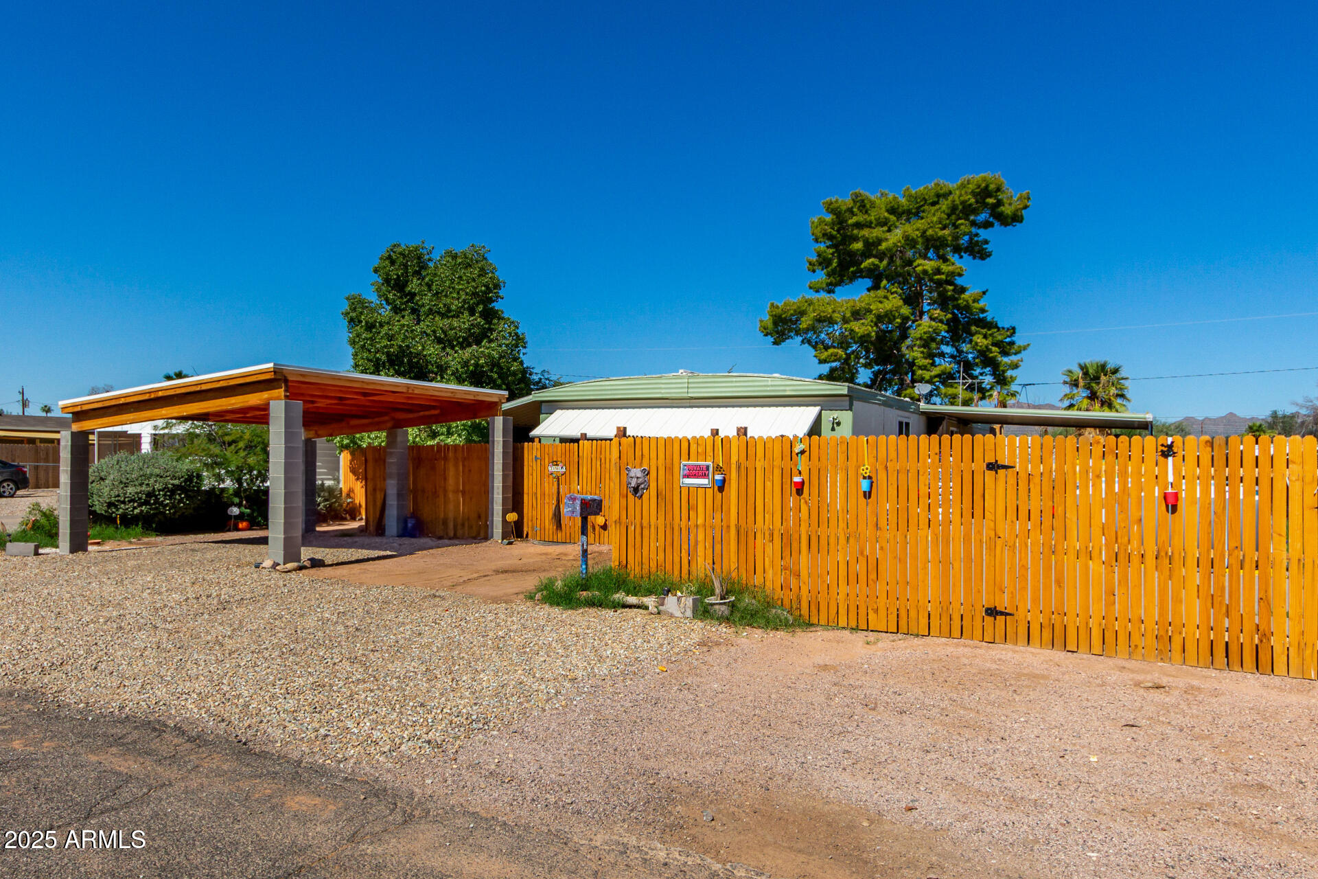 11252 E BOISE Street E