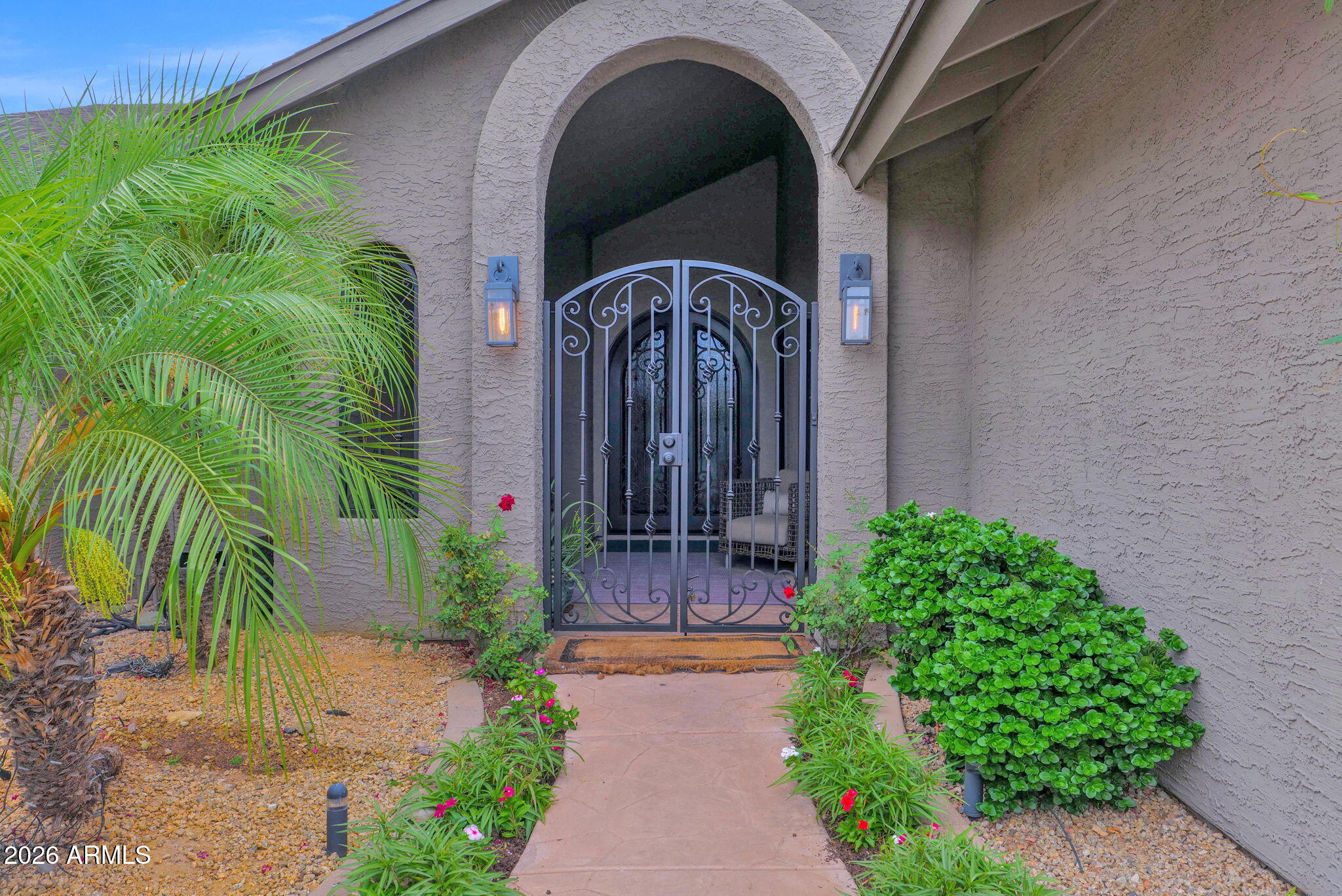 5512 E WALTANN Lane