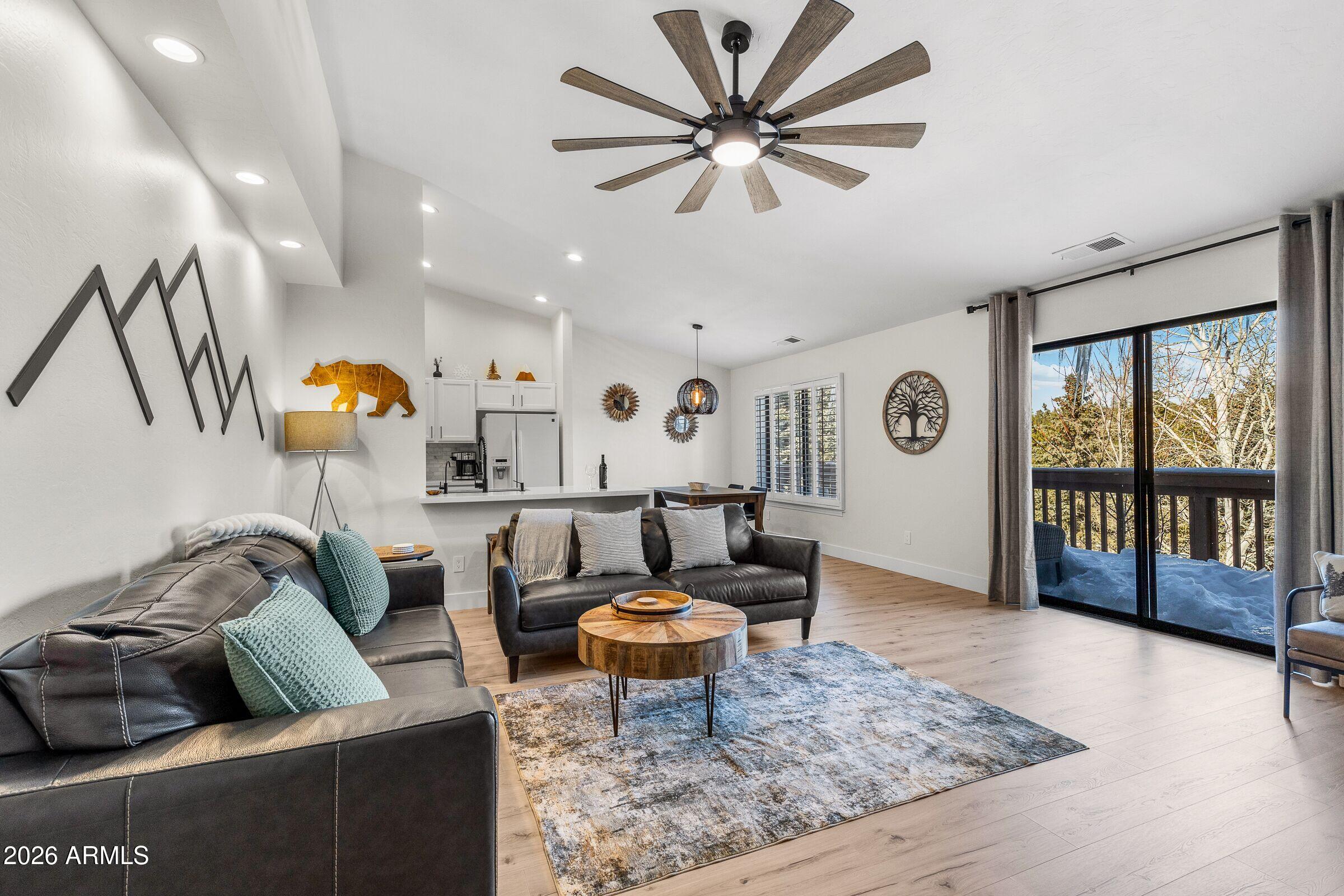 2805 N WALNUT HILLS Drive 33