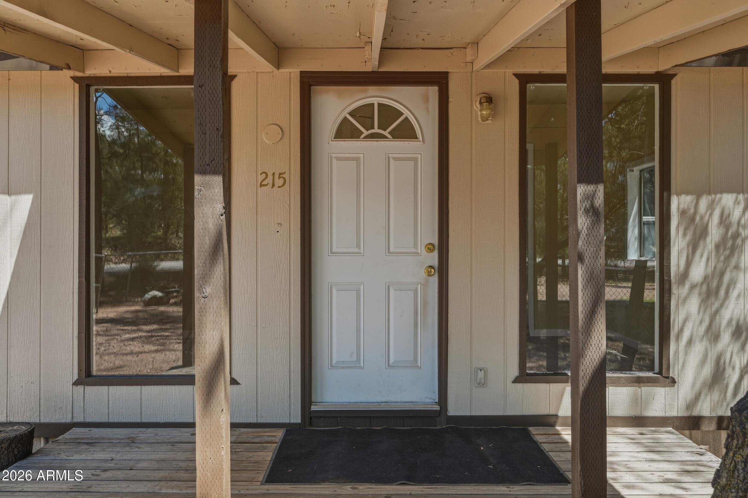 215 E AIRLINE Boulevard