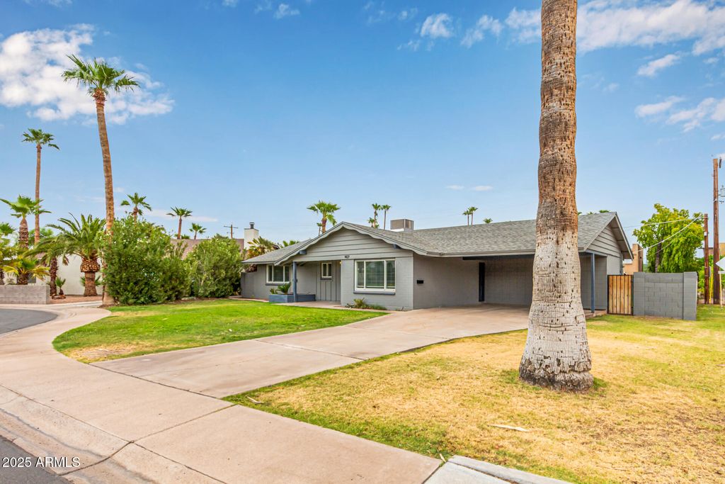 Photo of 1421 N Mcallister Avenue, Tempe, AZ 85288 (MLS # 6911744)