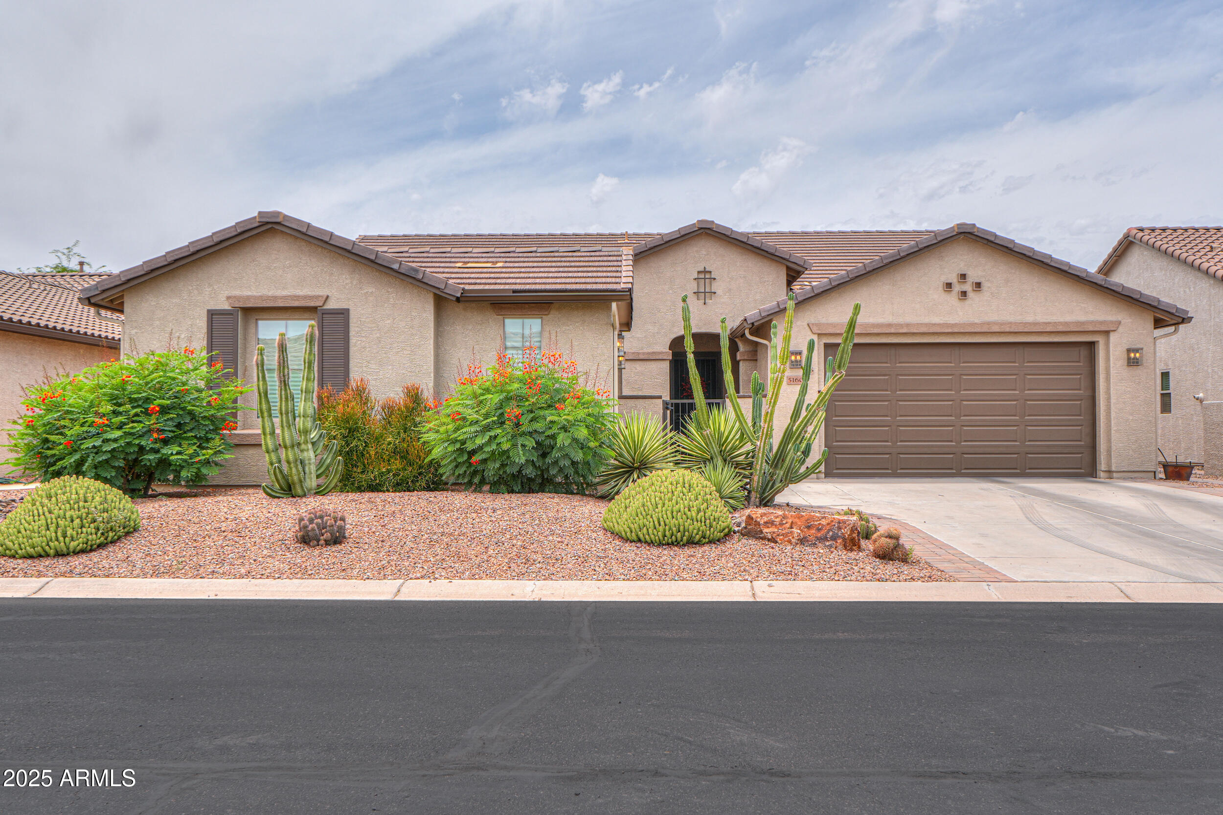 5160 N BLYTHE Court