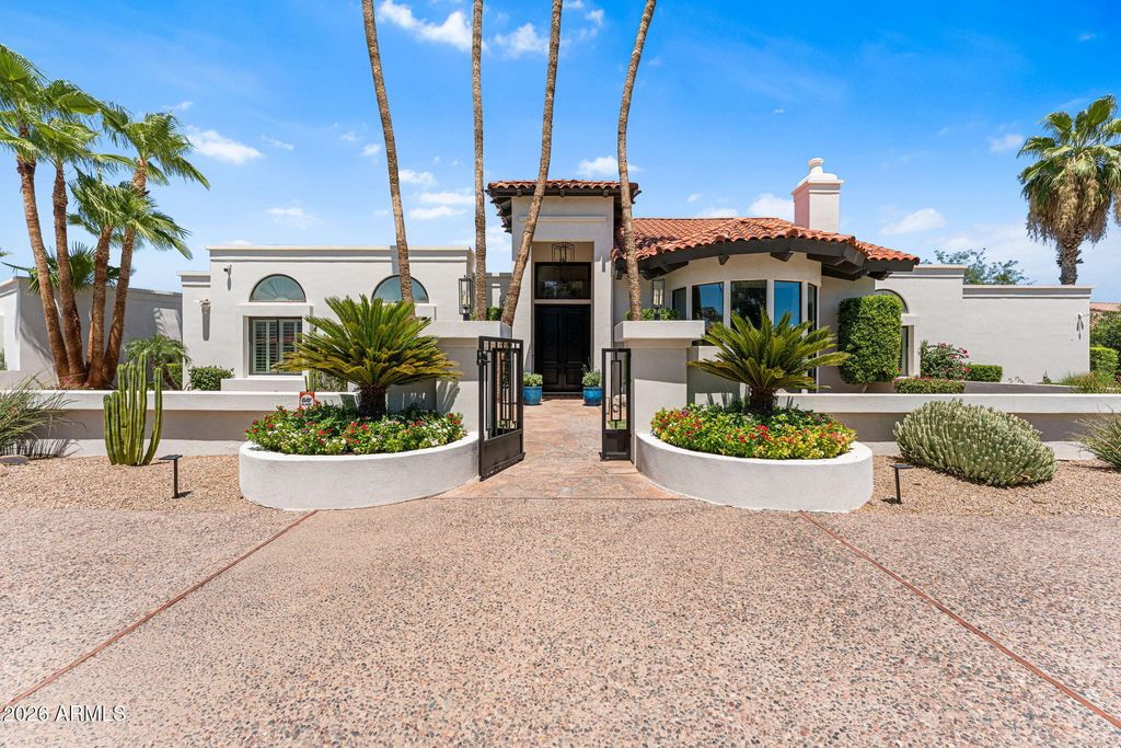 Photo of 8701 N 64th Place, Paradise Valley, AZ 85253 (MLS # 7028623)