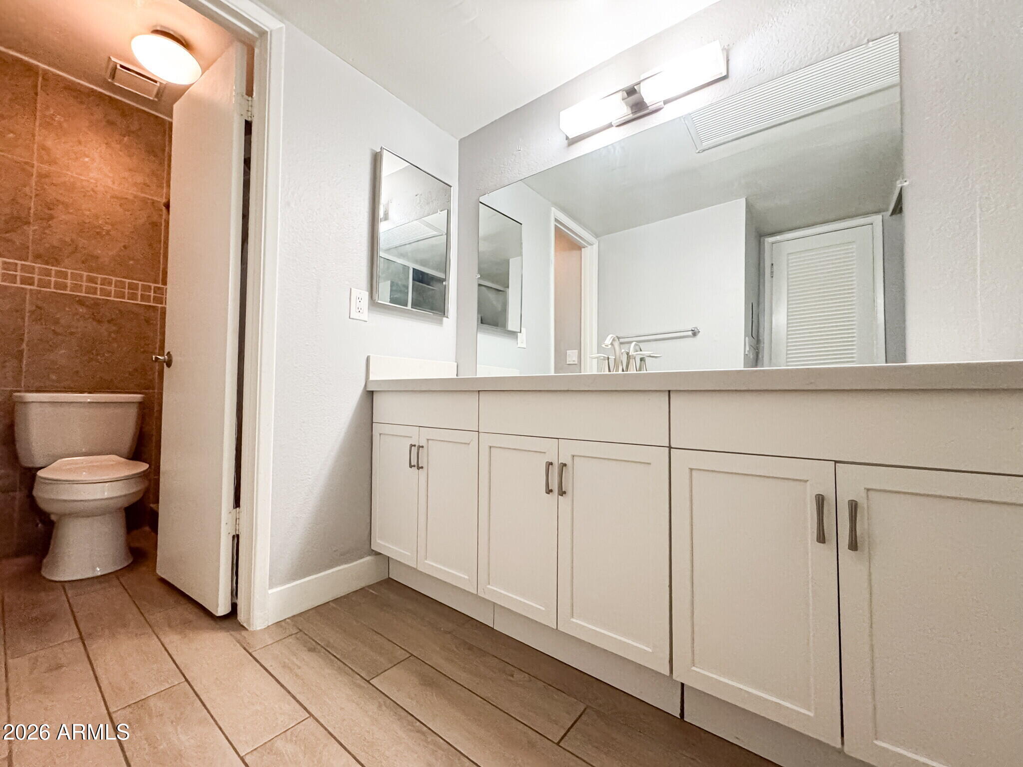 8055 E THOMAS Road E109