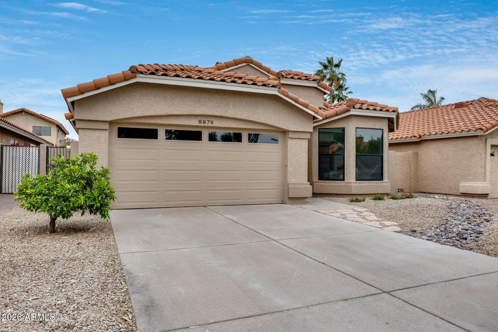 8876 E WINDROSE Drive