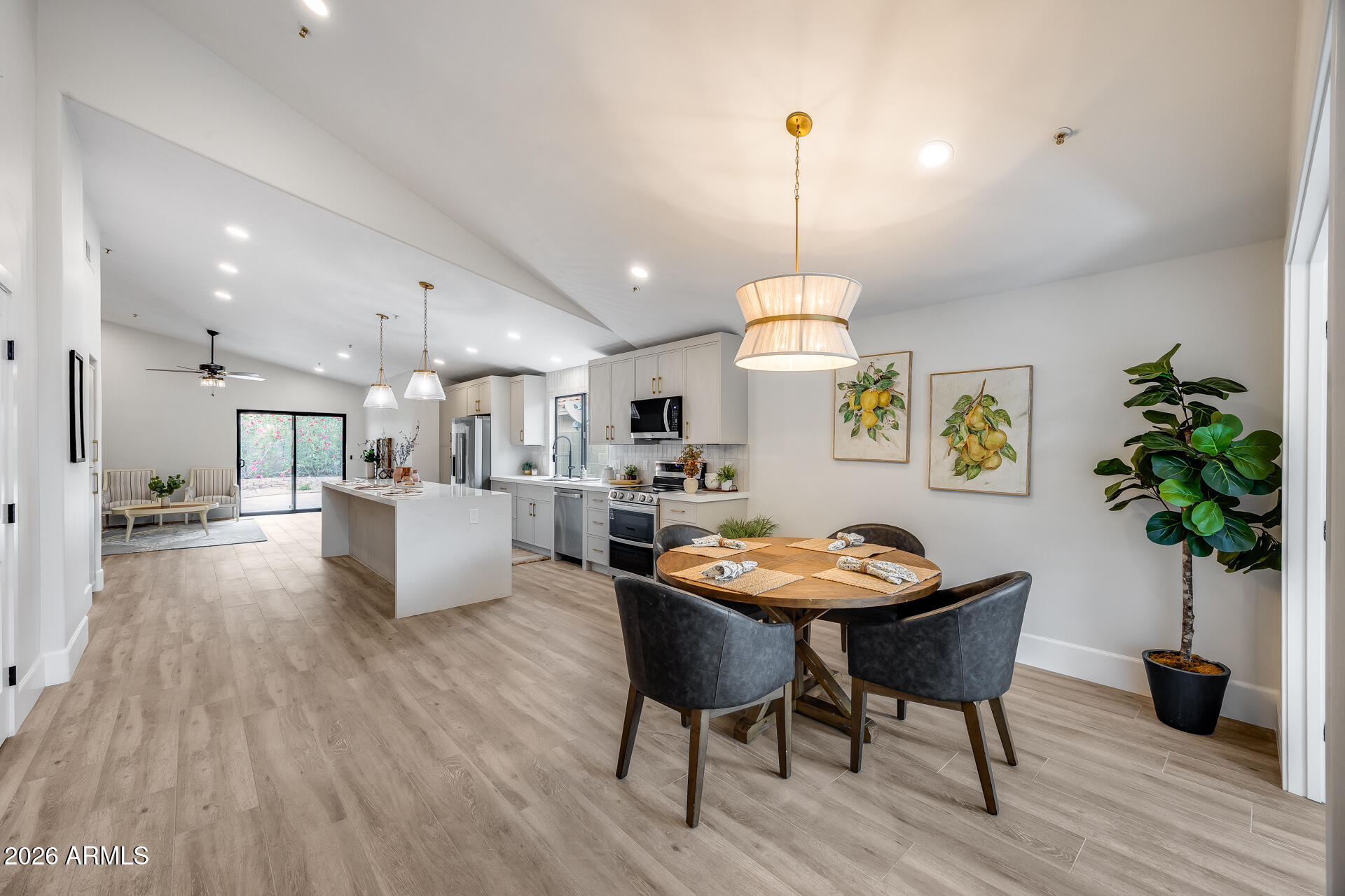 8876 E WINDROSE Drive