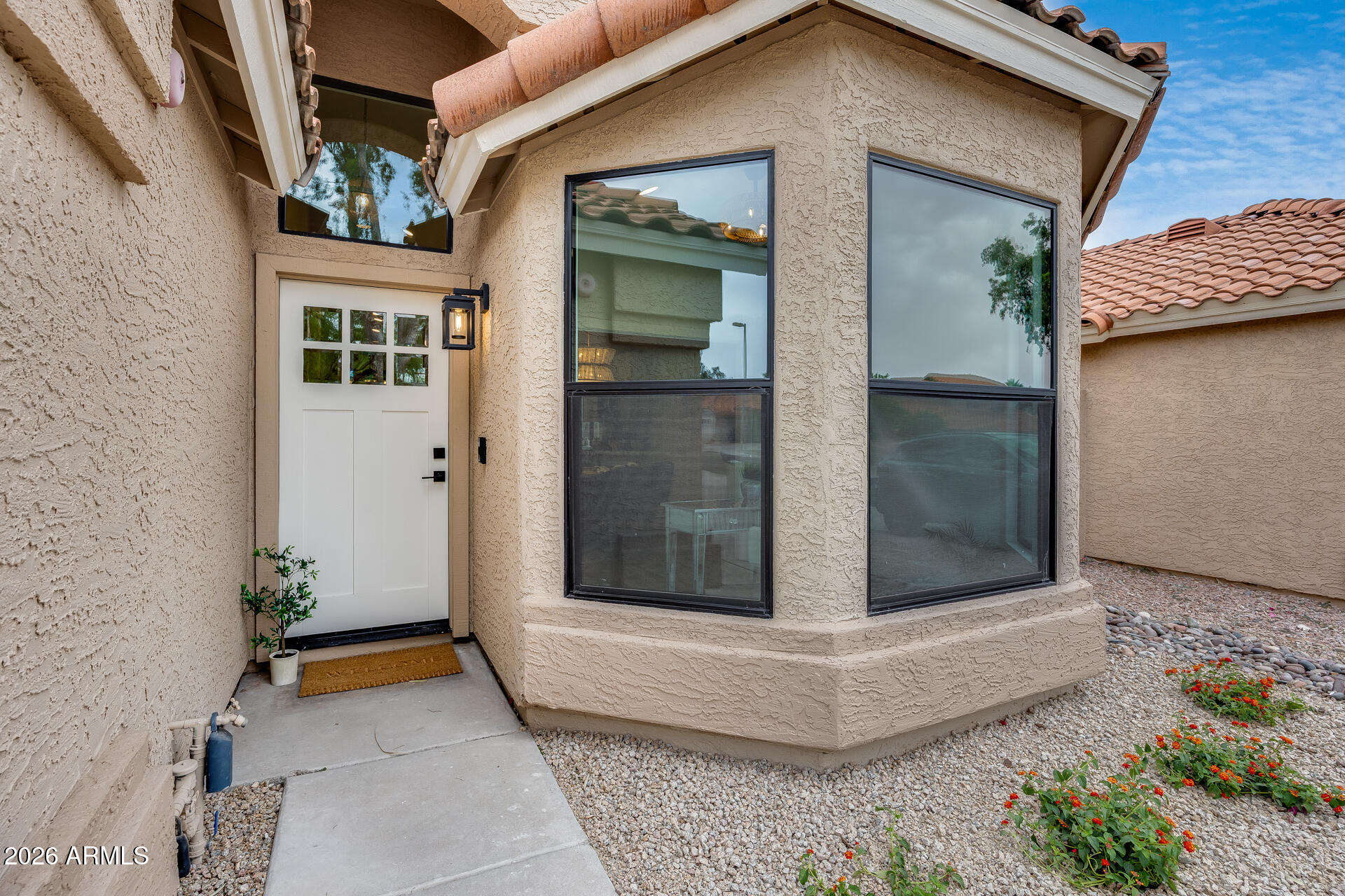 8876 E WINDROSE Drive