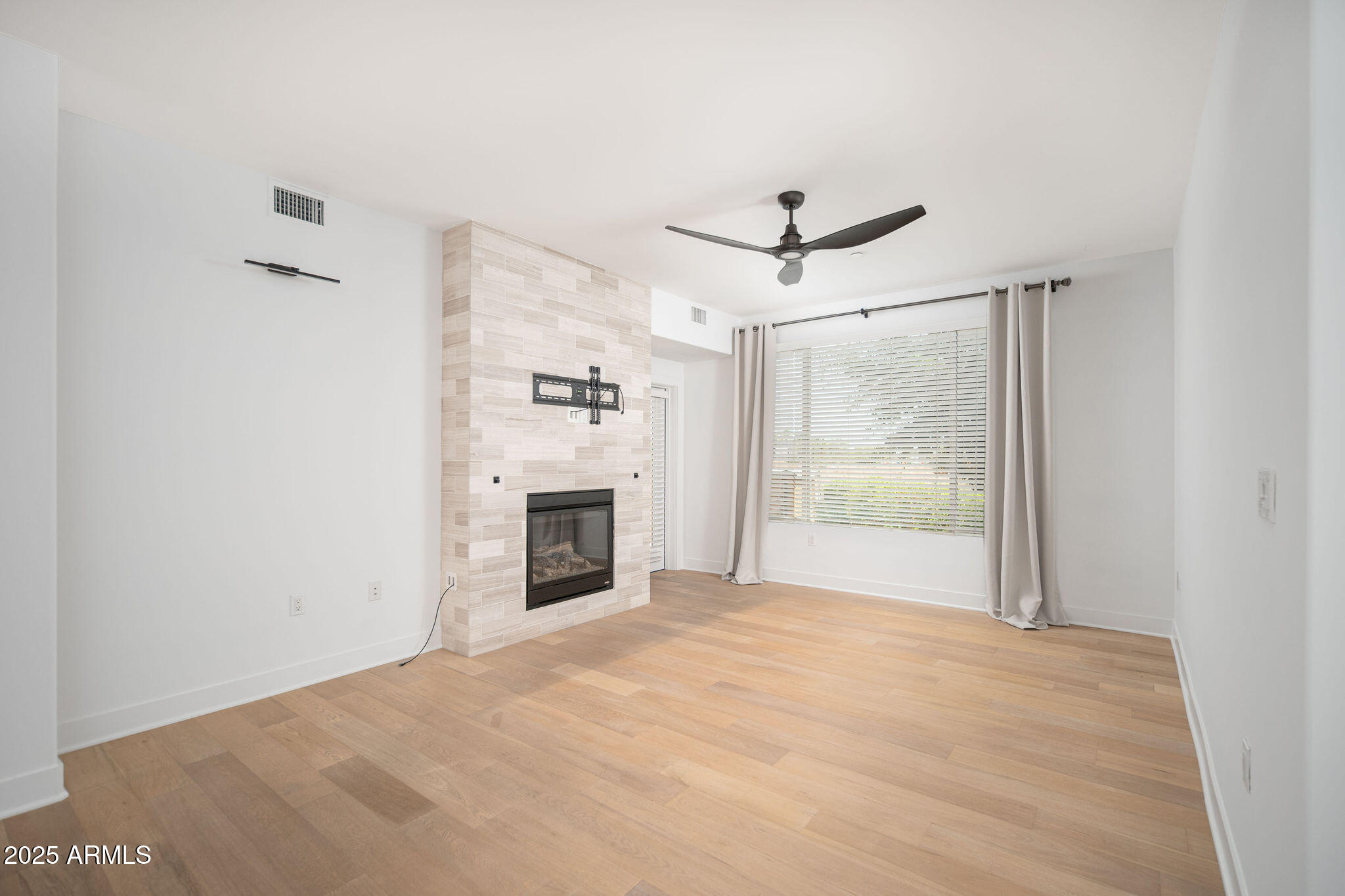 4803 N WOODMERE FAIRWAY -- 1008