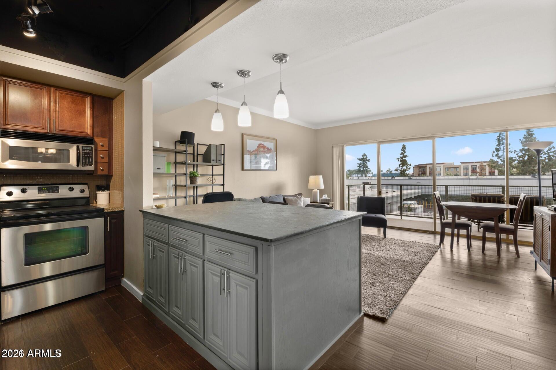 4750 N CENTRAL Avenue 2B