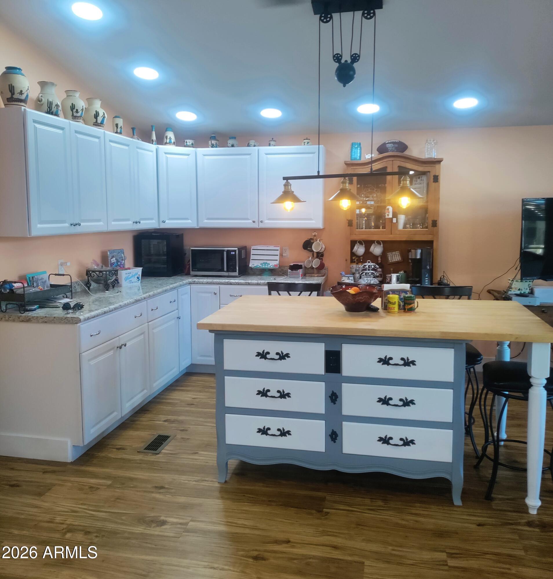 9427 E University Road 39