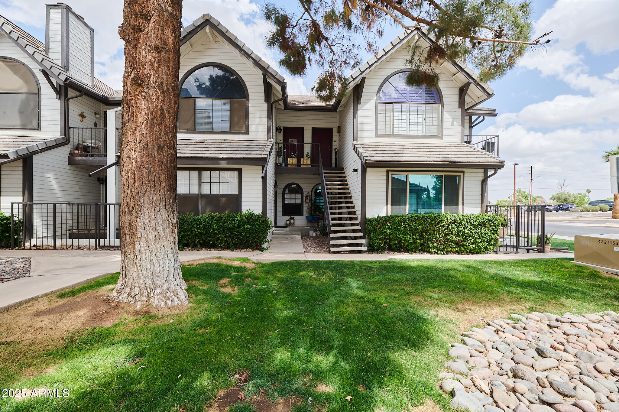 20 S BUENA VISTA Avenue 207