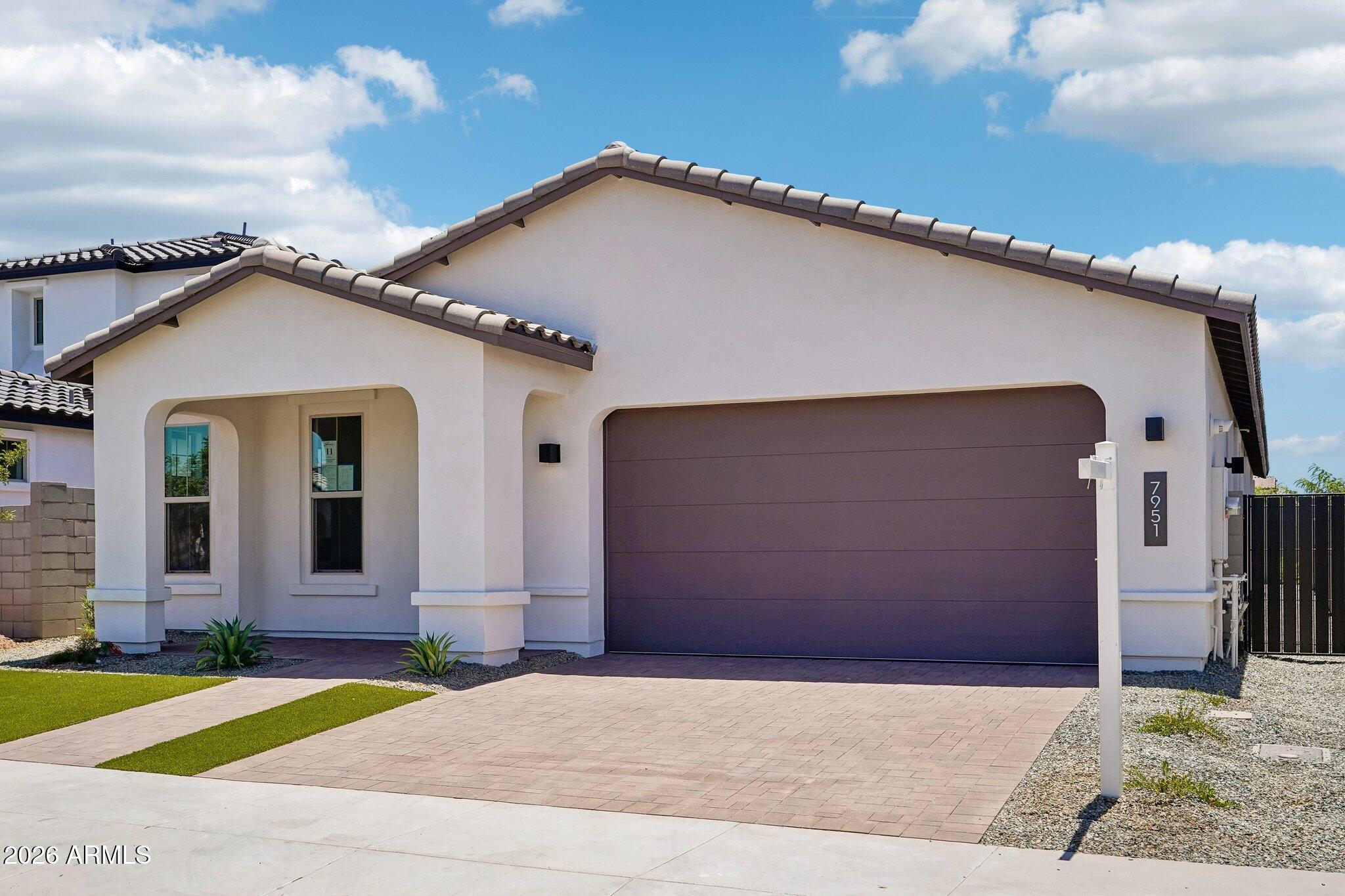 7951 W LOMA Lane