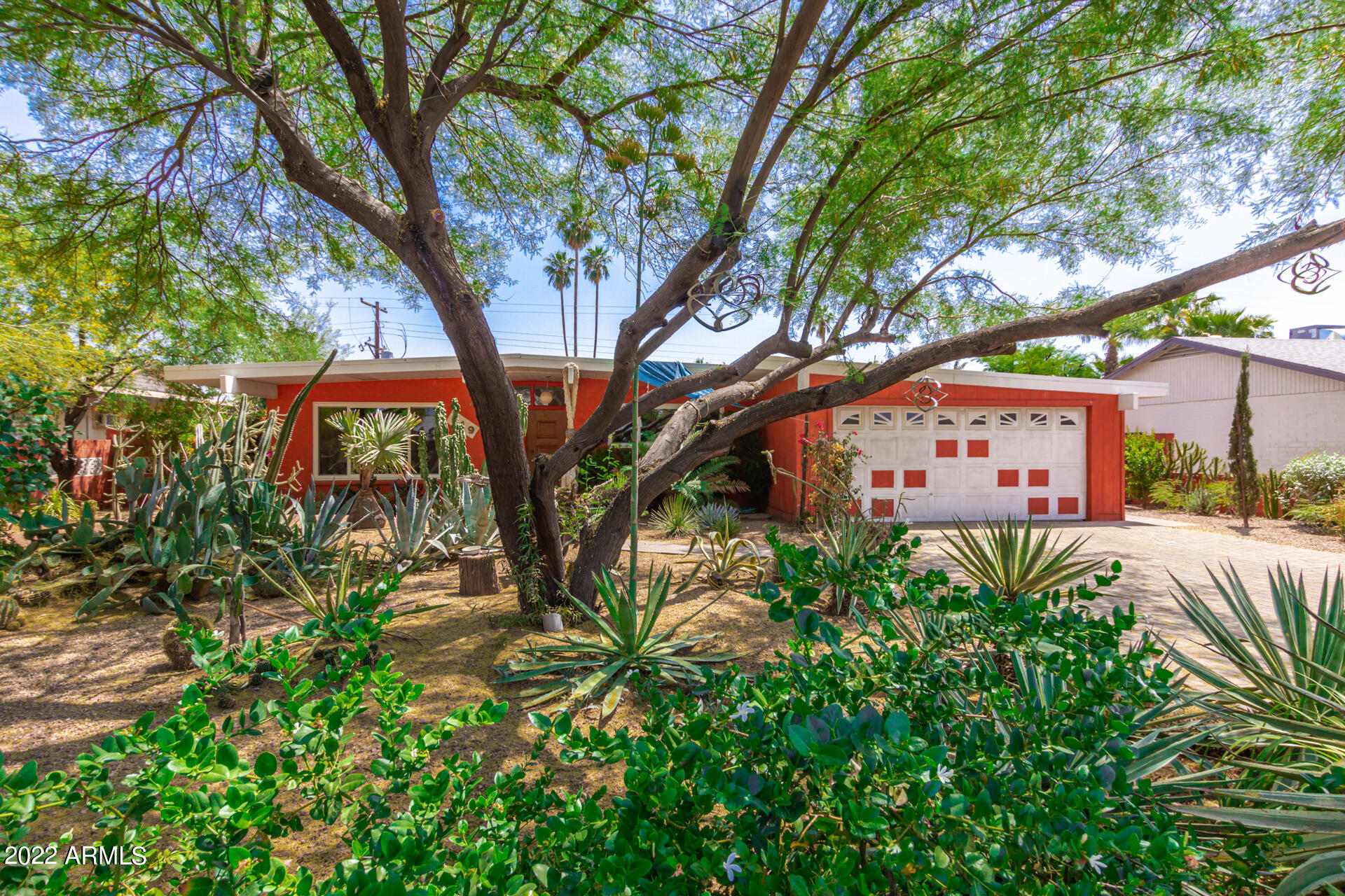 Photo 1 of 41 — 519 E ALAMEDA Drive, Tempe, AZ 85282