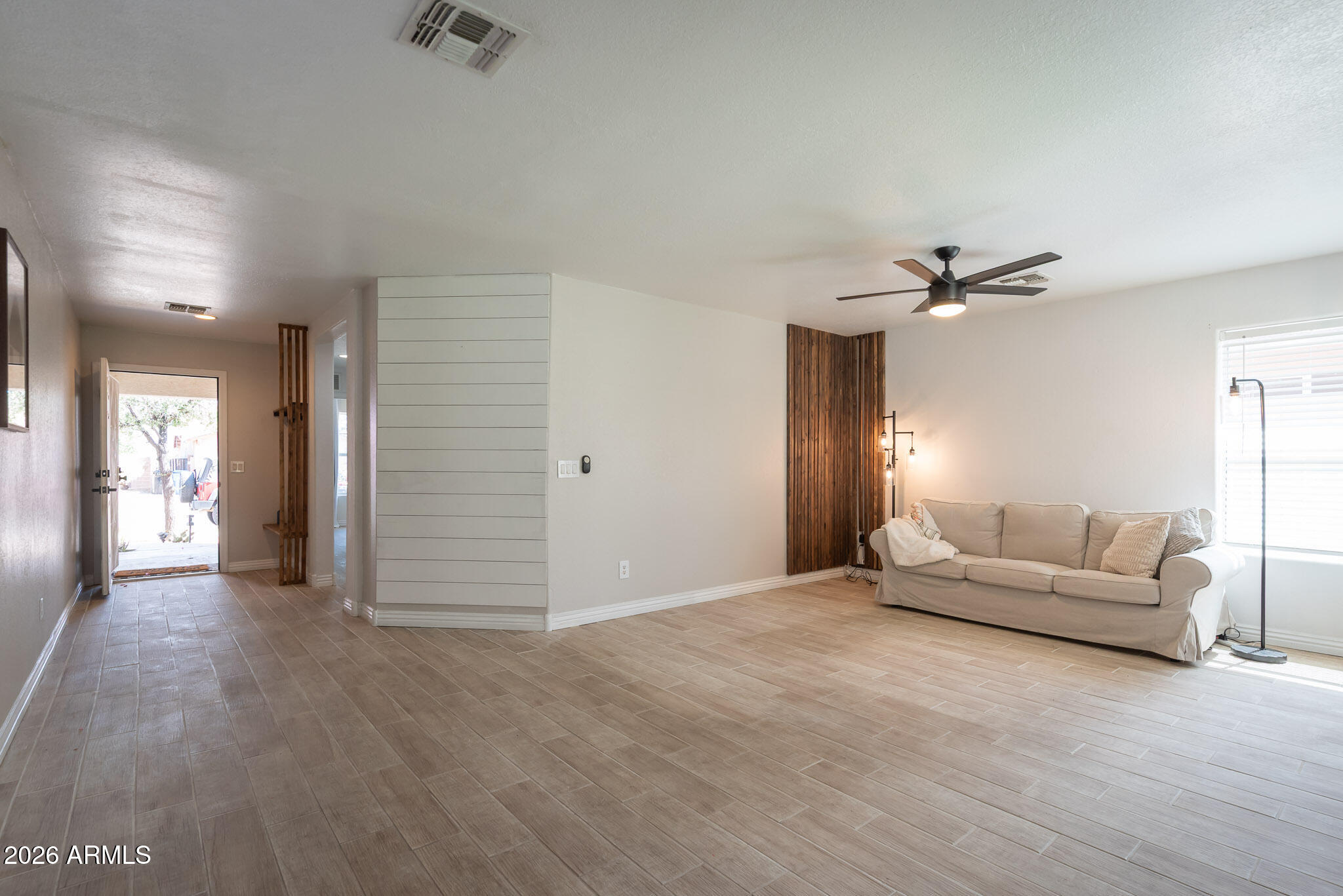 1239 E FREMONT Road