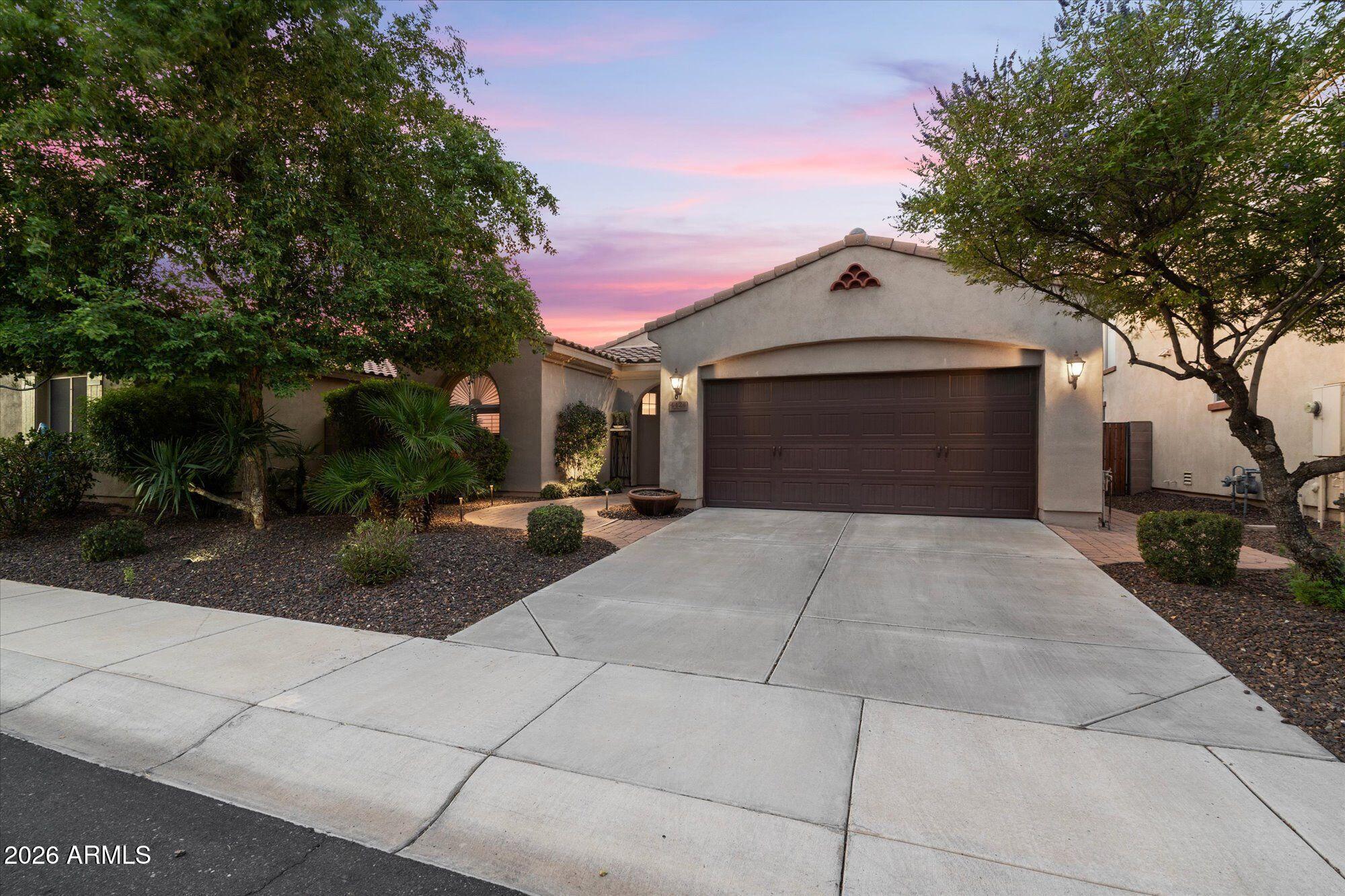 4424 E MURIEL Drive