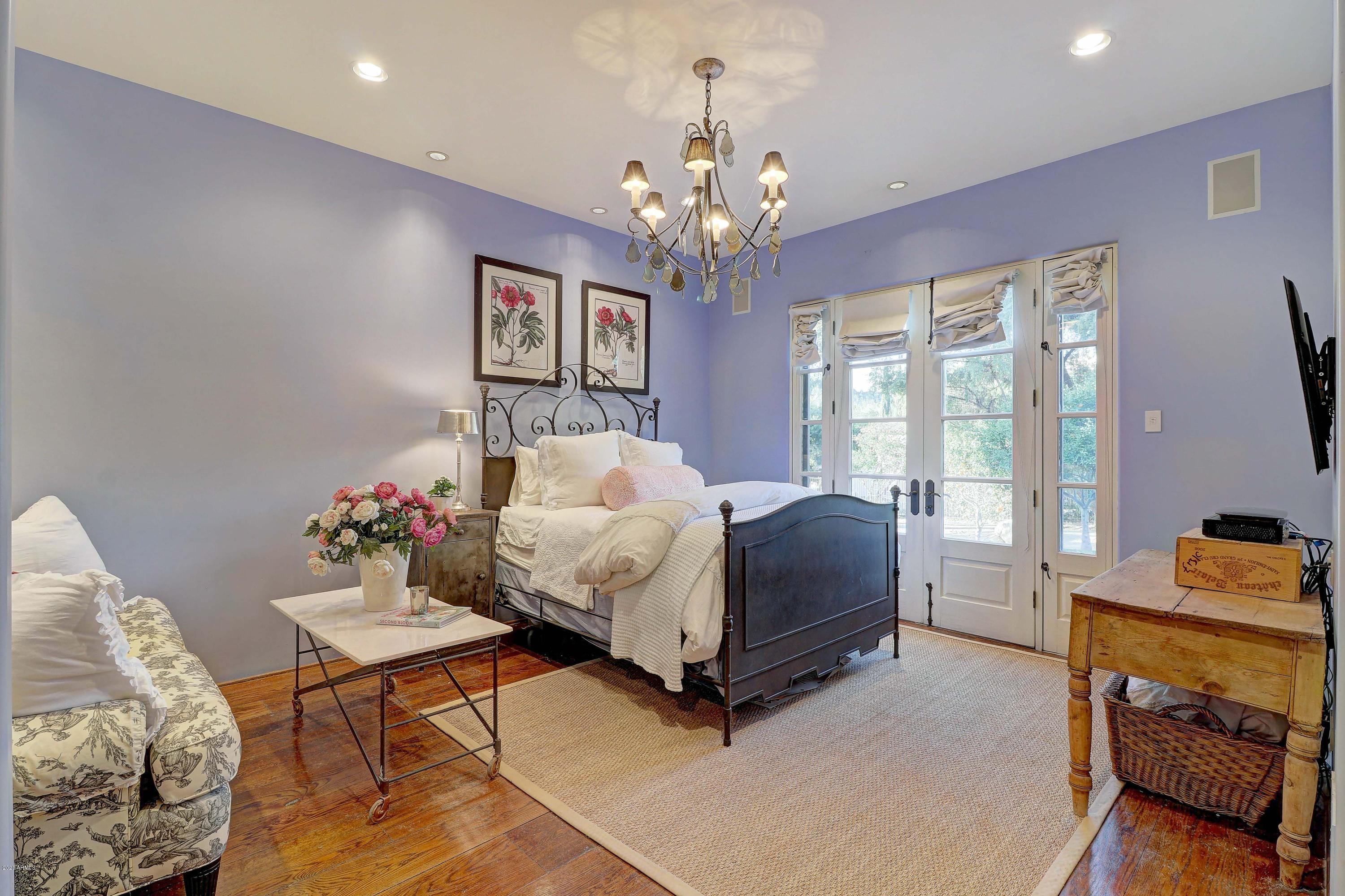 PARADISE HILLS - Residential