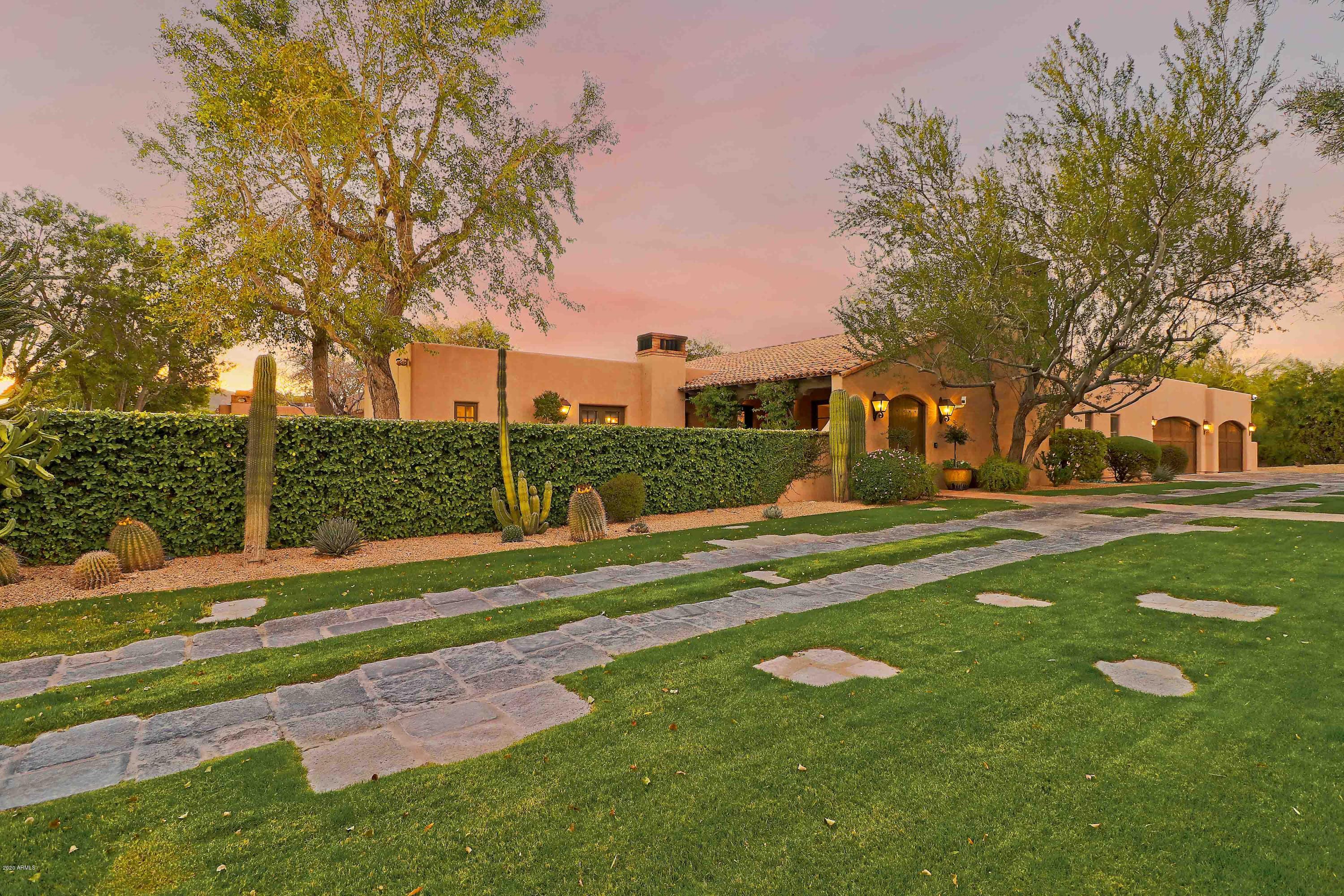 PARADISE HILLS - Residential