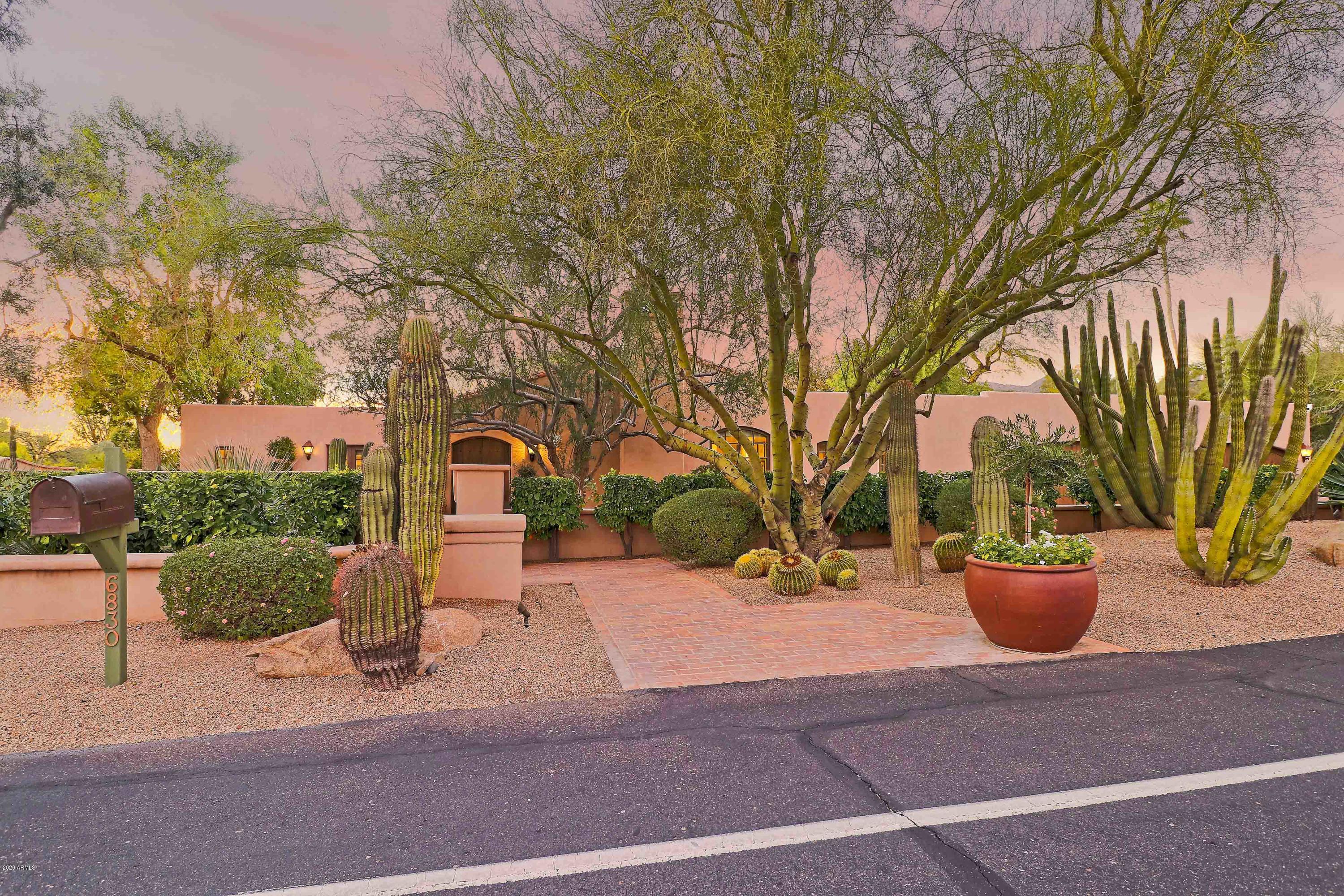 PARADISE HILLS - Residential