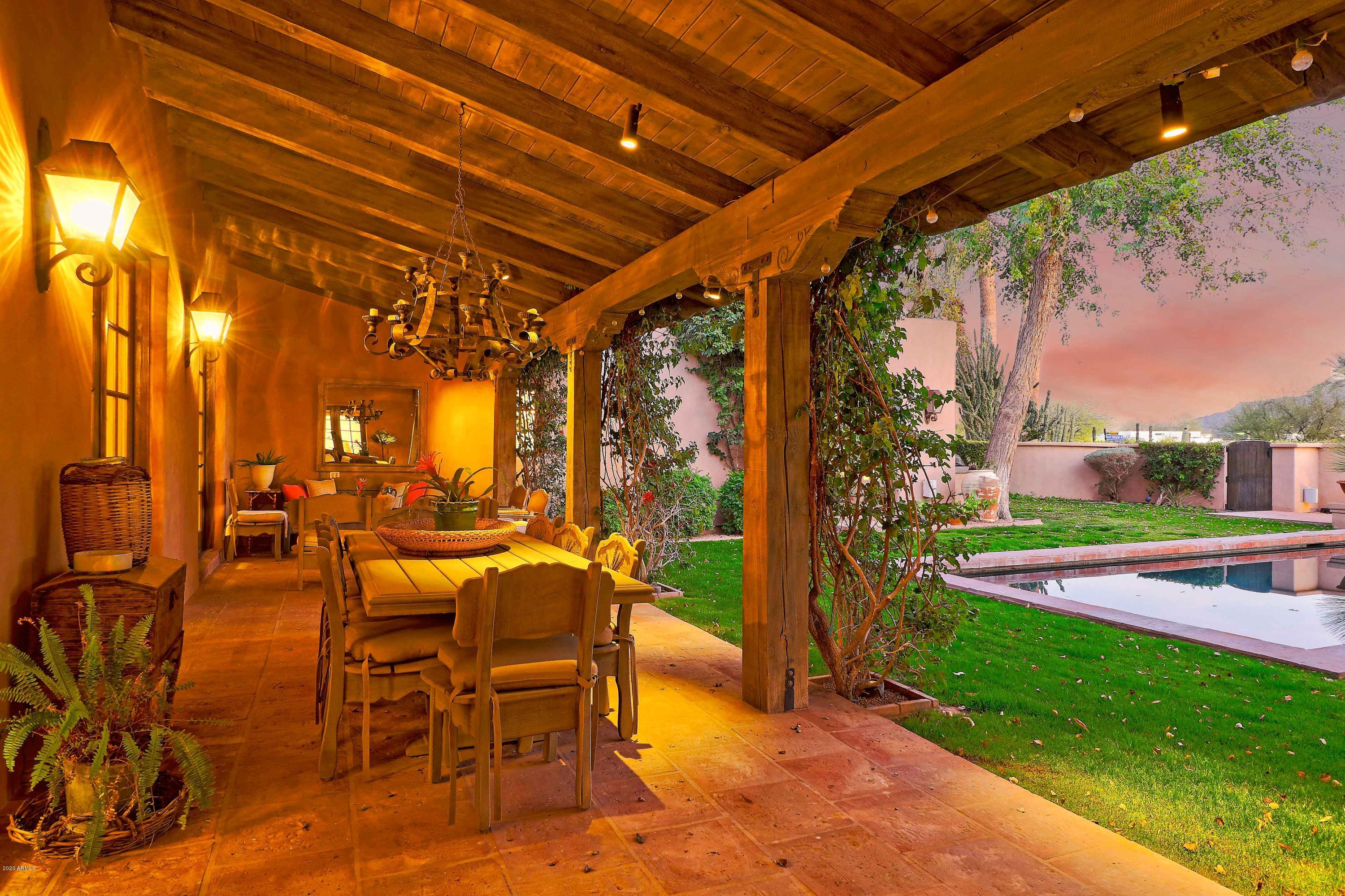 PARADISE HILLS - Residential