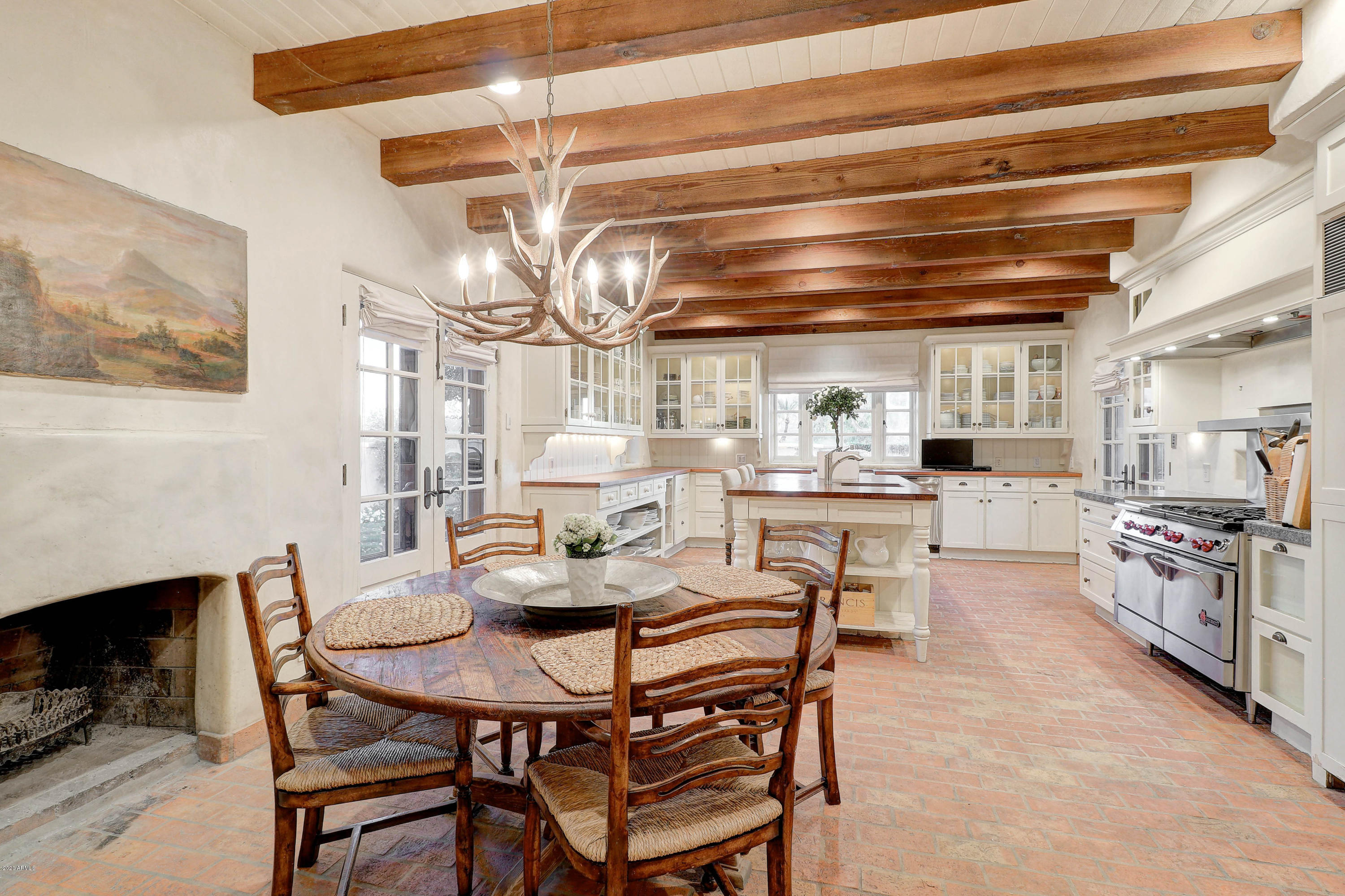 PARADISE HILLS - Residential