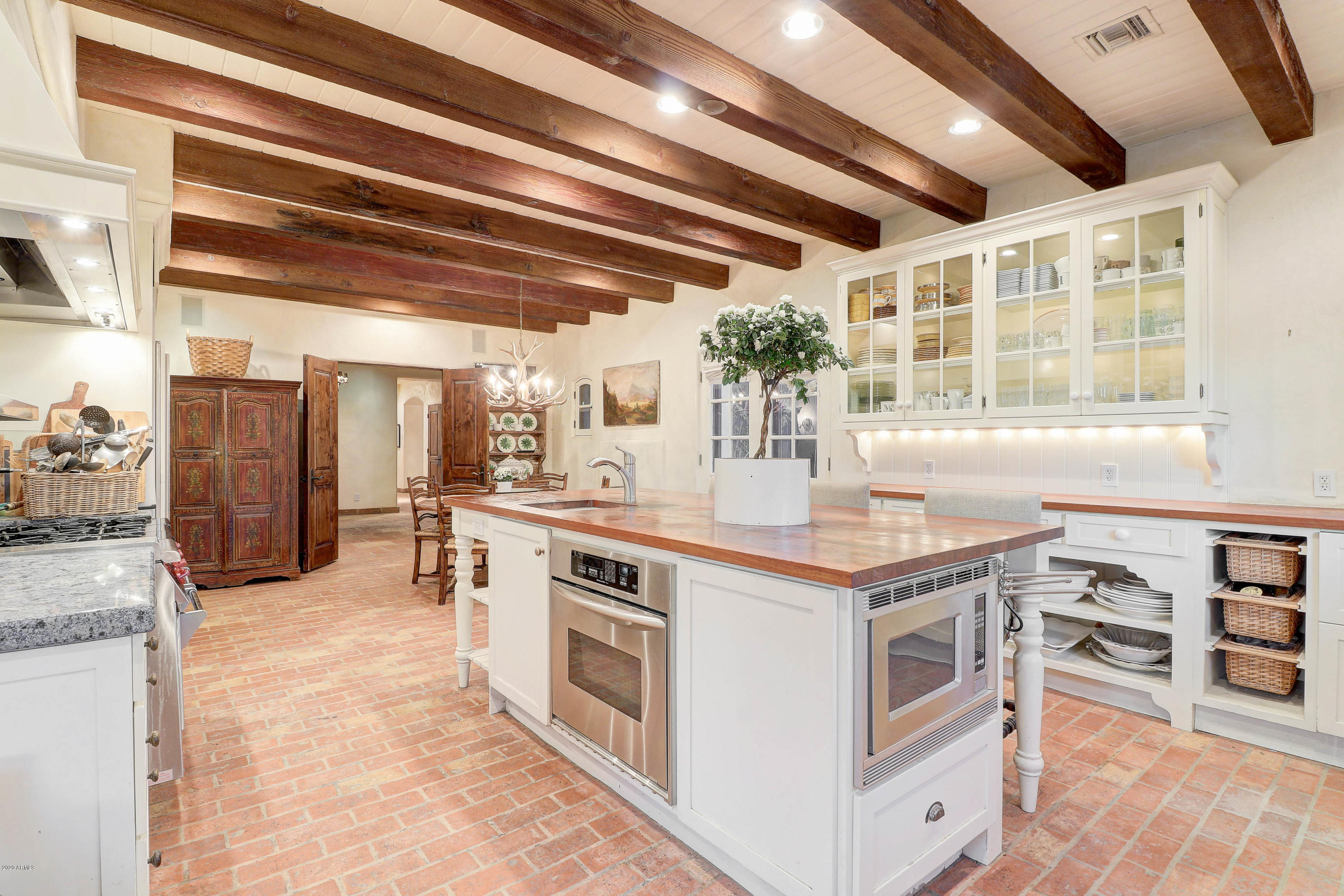 PARADISE HILLS - Residential