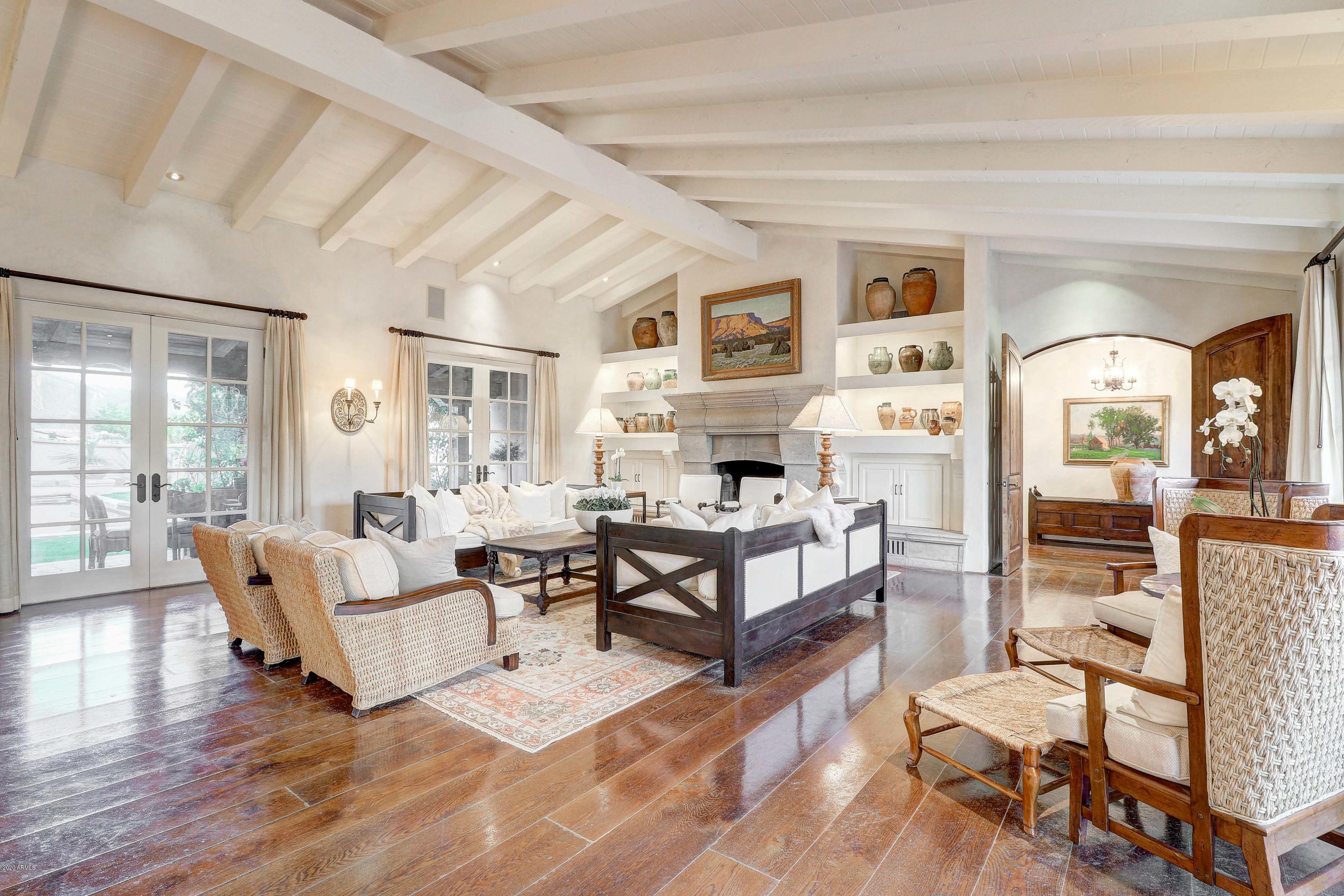 PARADISE HILLS - Residential