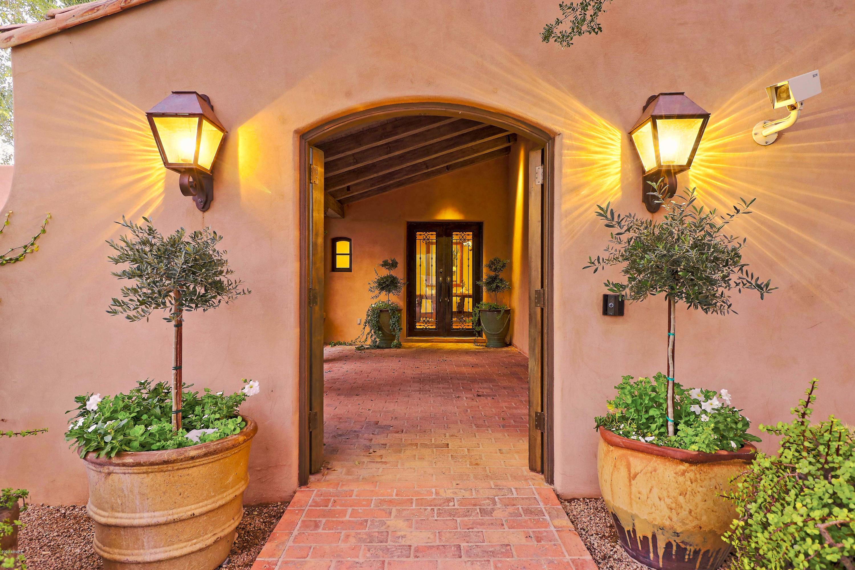 PARADISE HILLS - Residential