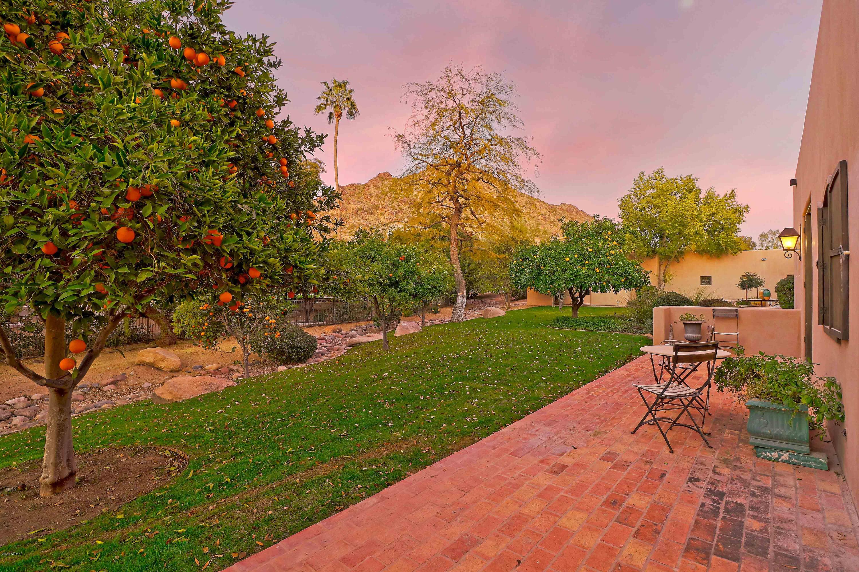 PARADISE HILLS - Residential