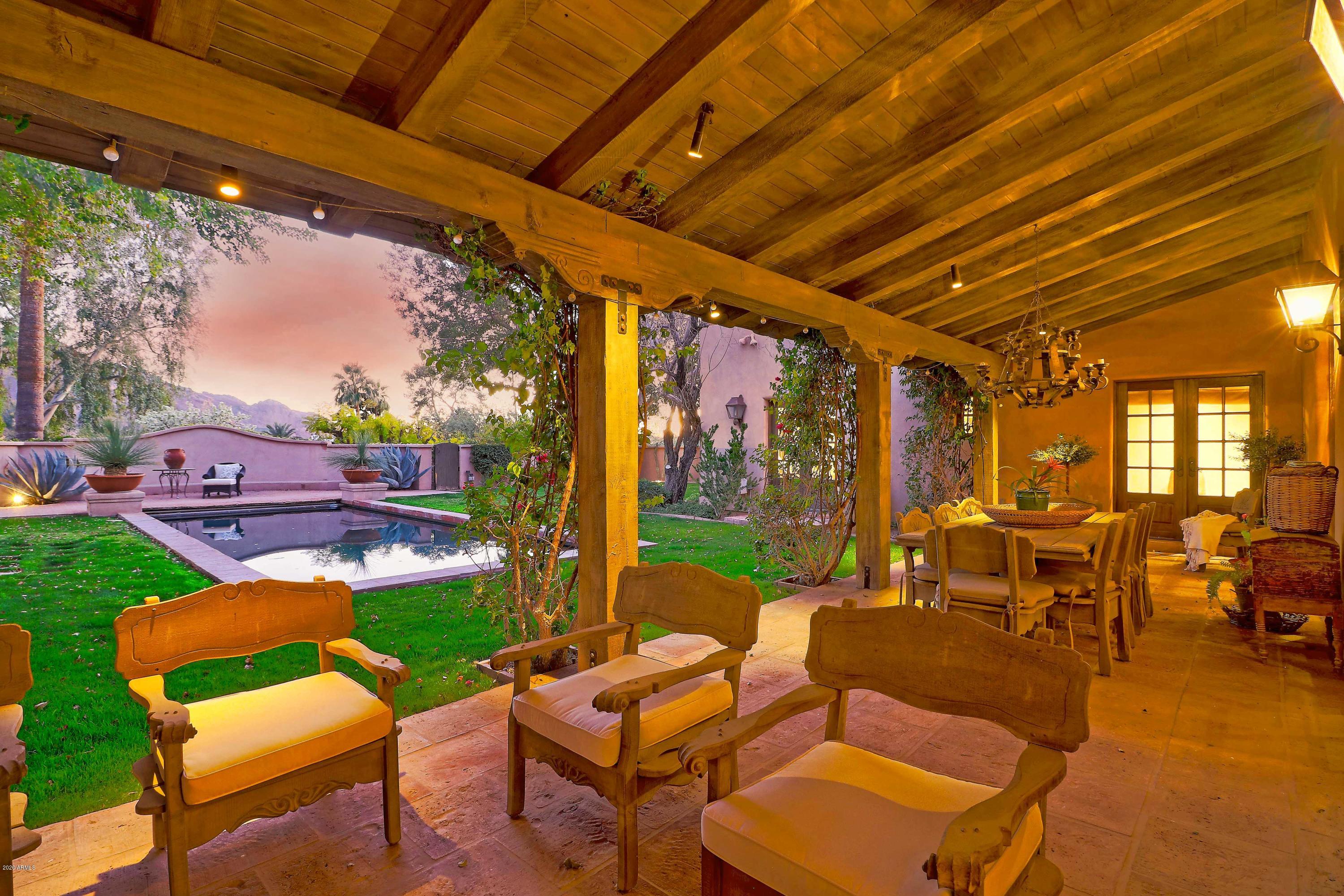 PARADISE HILLS - Residential